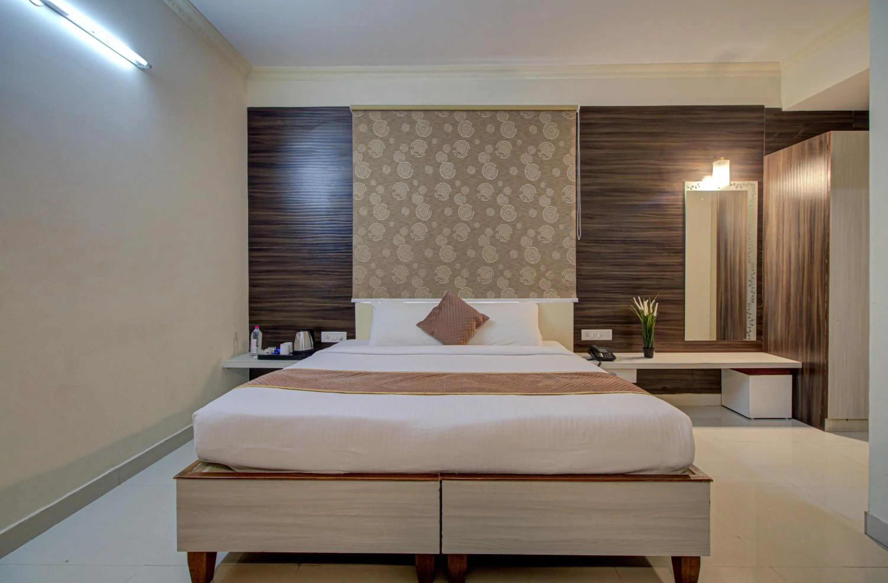 Photo of the whole room, Bed in Hotel Royal Classio, Bangalore