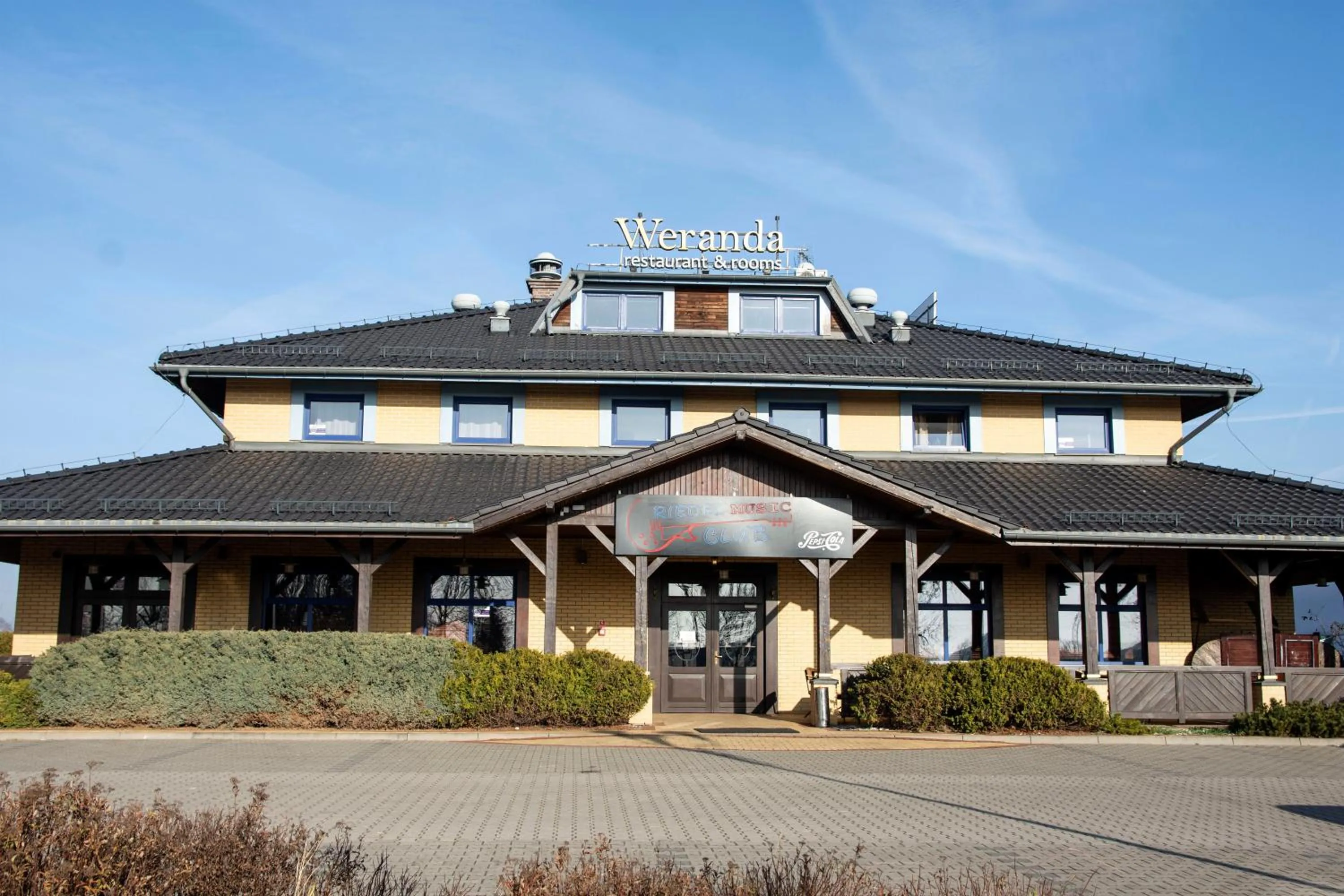 Weranda Rooms
