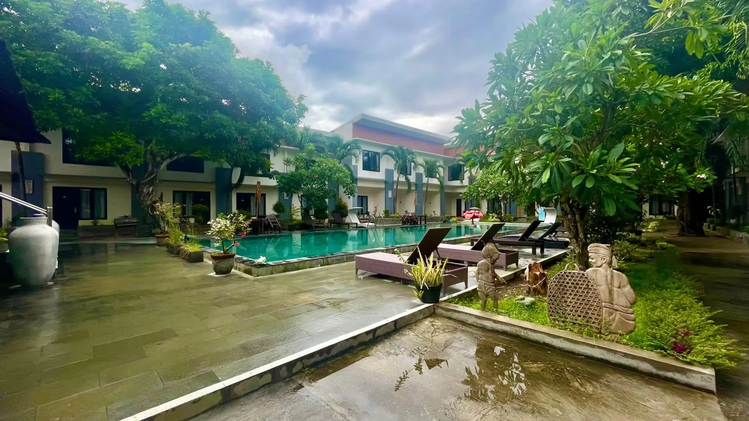 Garden view, Swimming Pool in Ozz Hotel Kuta Bali