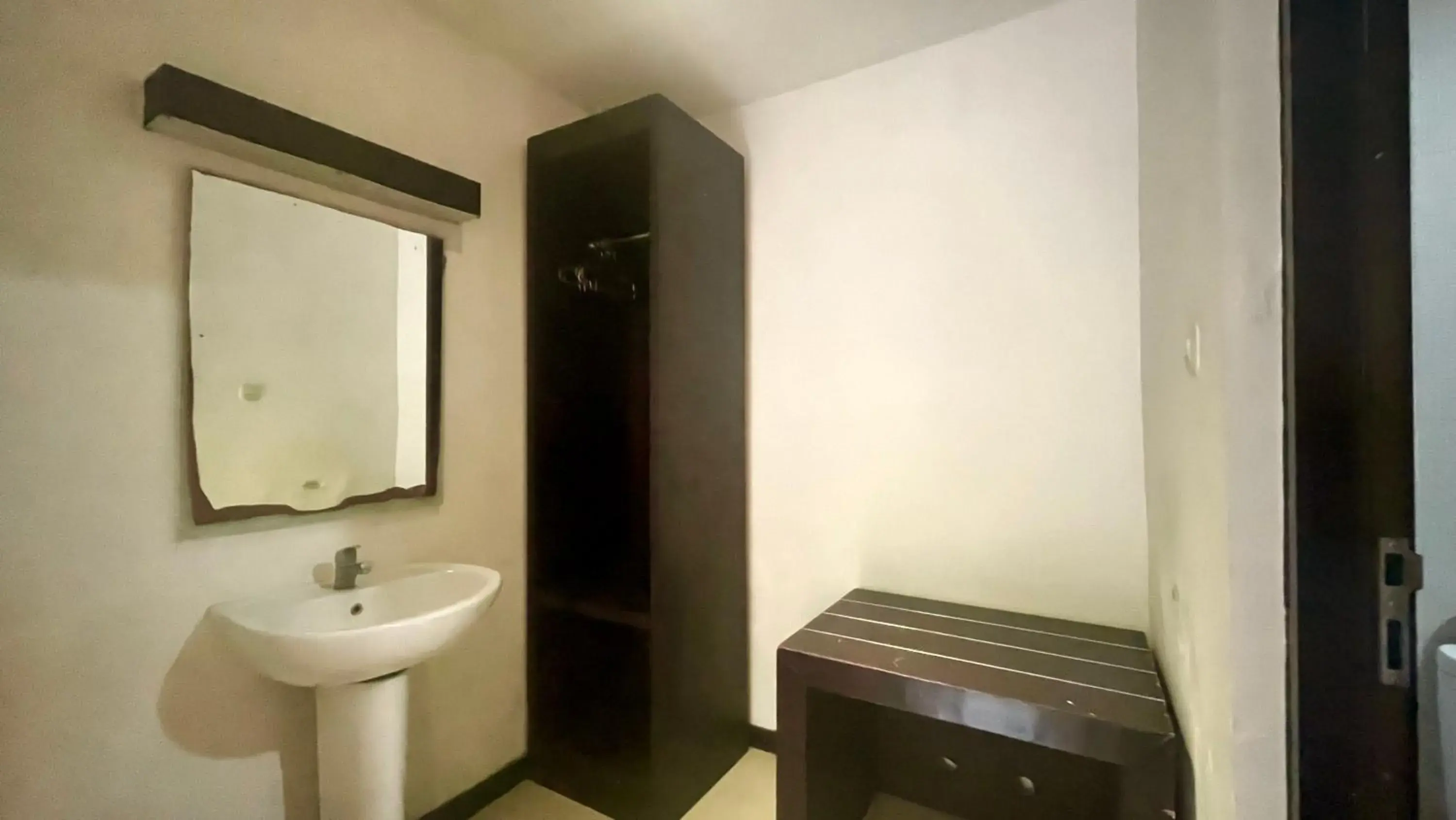 wardrobe, Bathroom in Ozz Hotel Kuta Bali