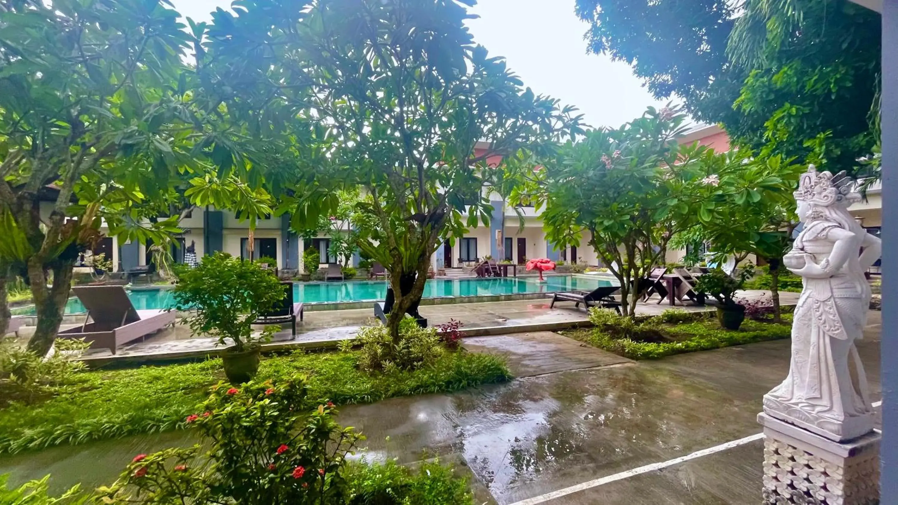 Garden view, Swimming Pool in Ozz Hotel Kuta Bali