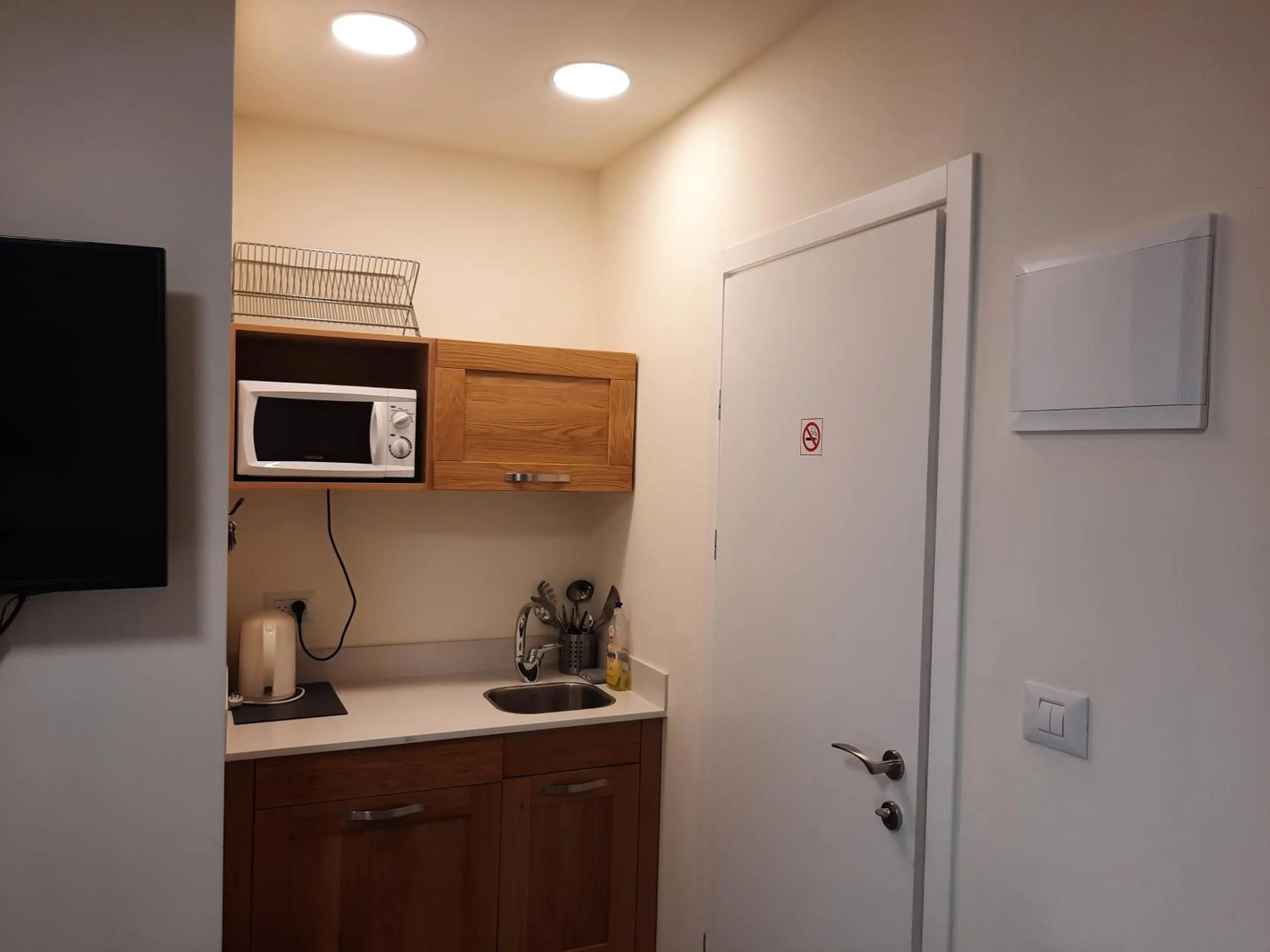 Dizengoff Inn Apartments