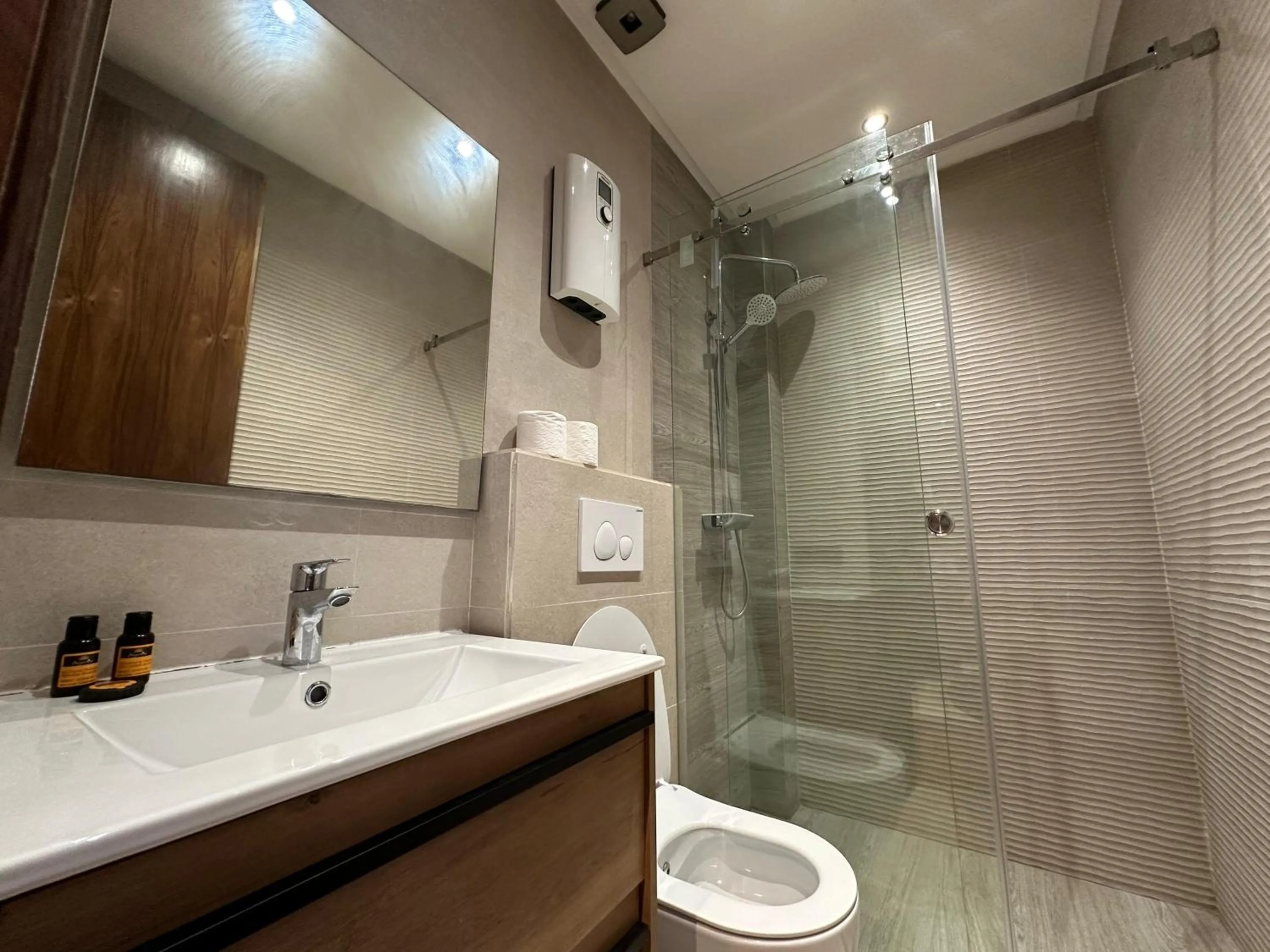 Les Joyeux Luxury Suites & Appart