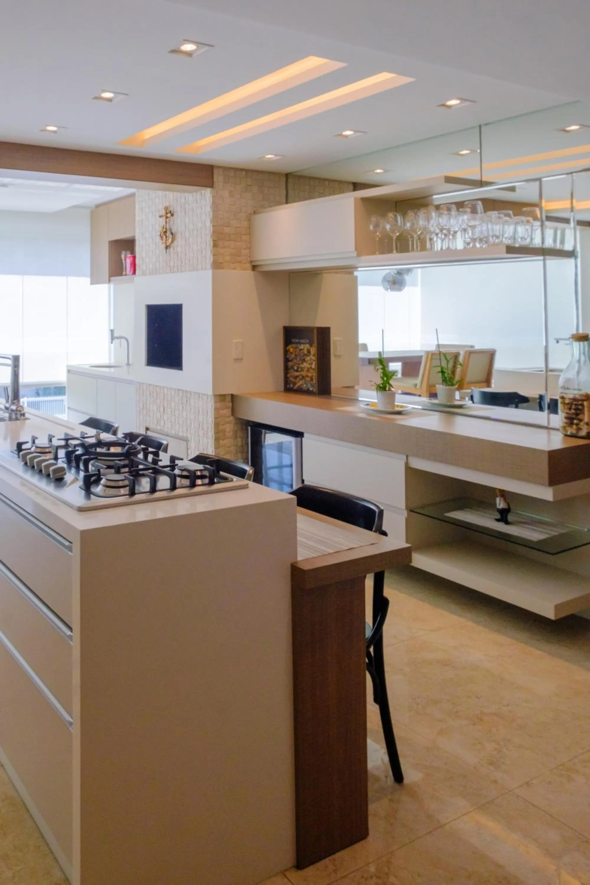Luxury at the beach!Wi-Fi500Mpbs