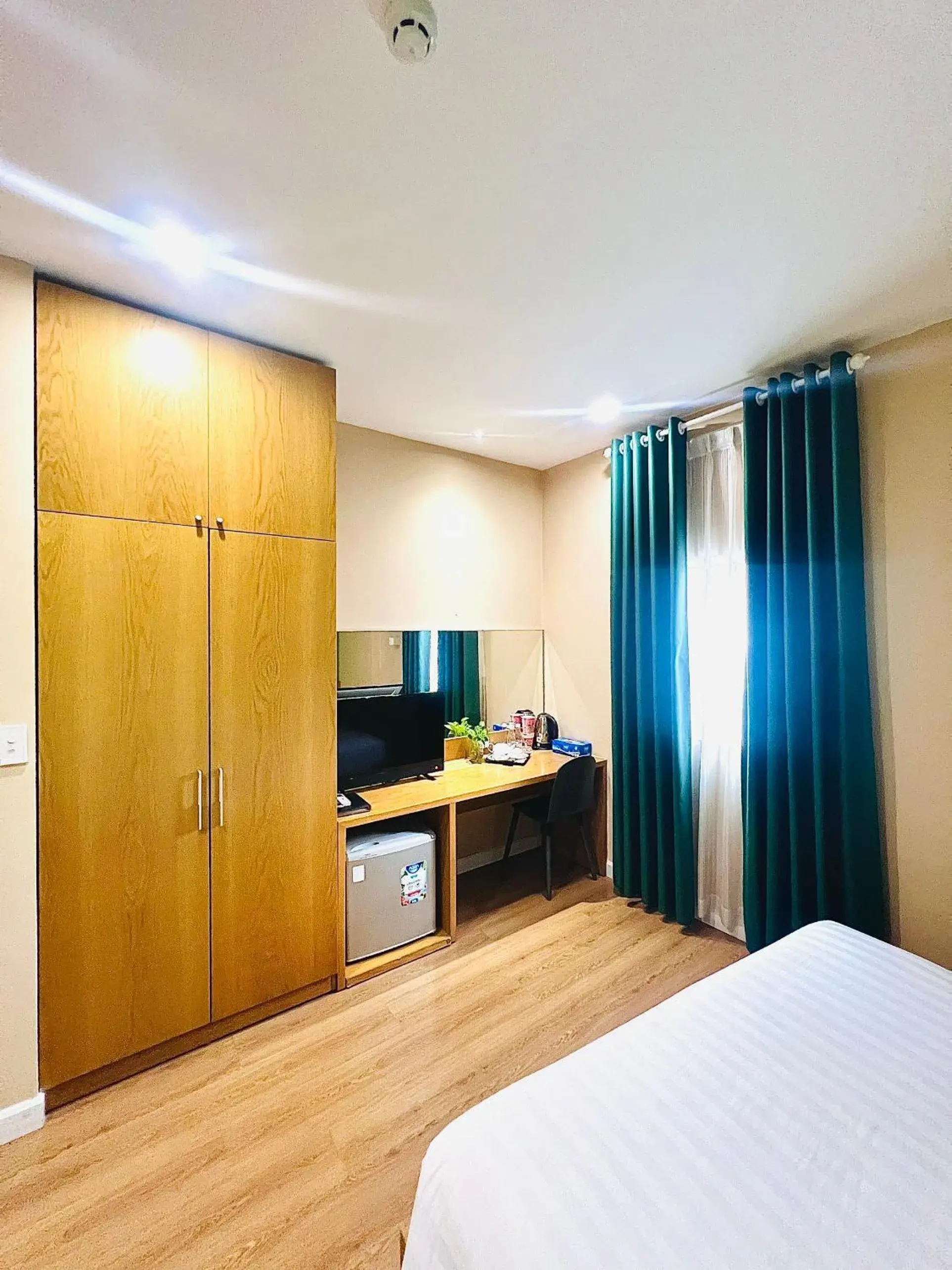 TV and multimedia, Bed in A25 Hotel - 142 Bùi Thị Xuân TV and multimedia, Bed in A25 Hotel - 142 Bùi Thị Xuân