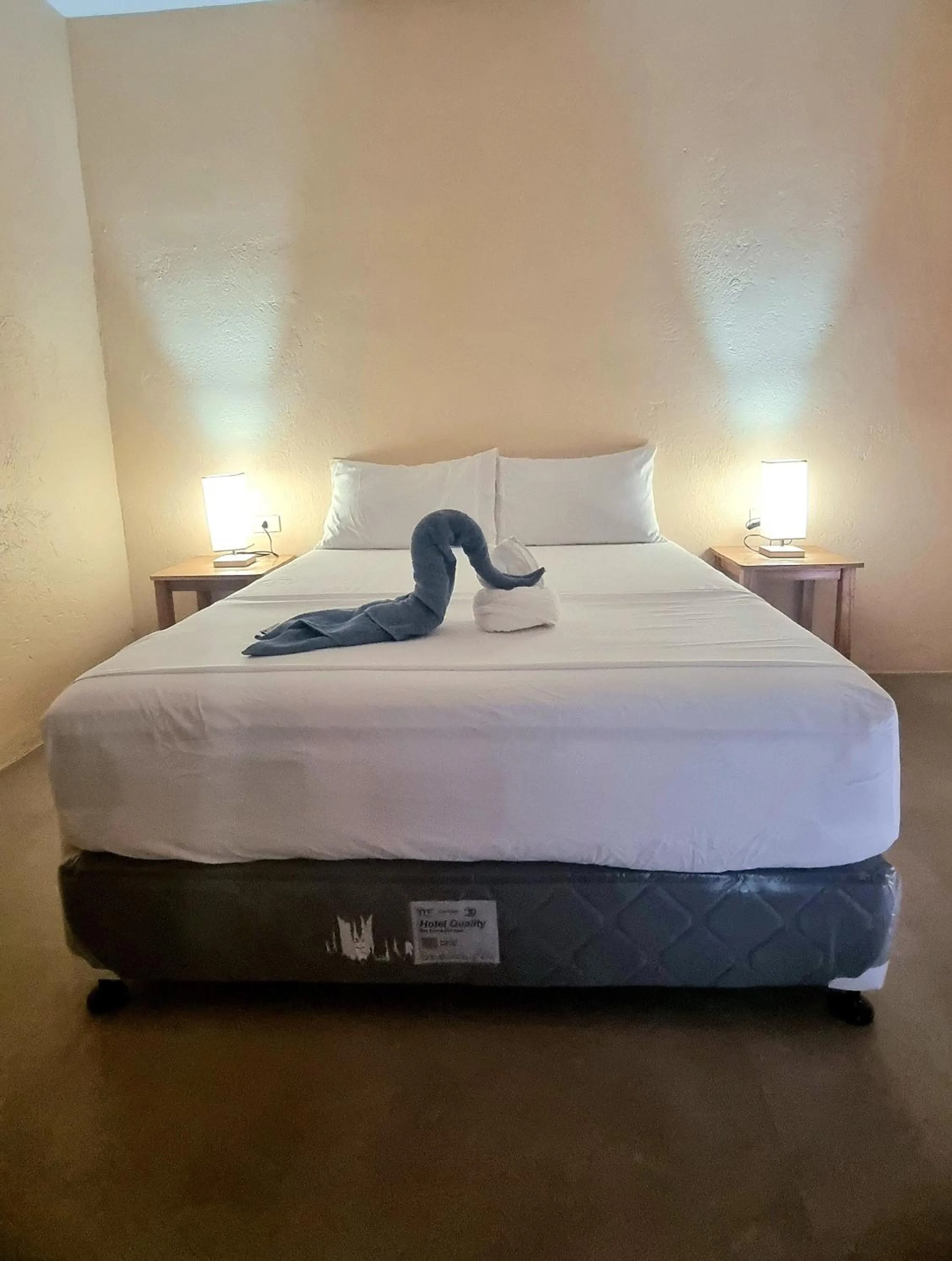Bedroom, Bed in Tiki Bantayan Cebu Tourist Inn Inc