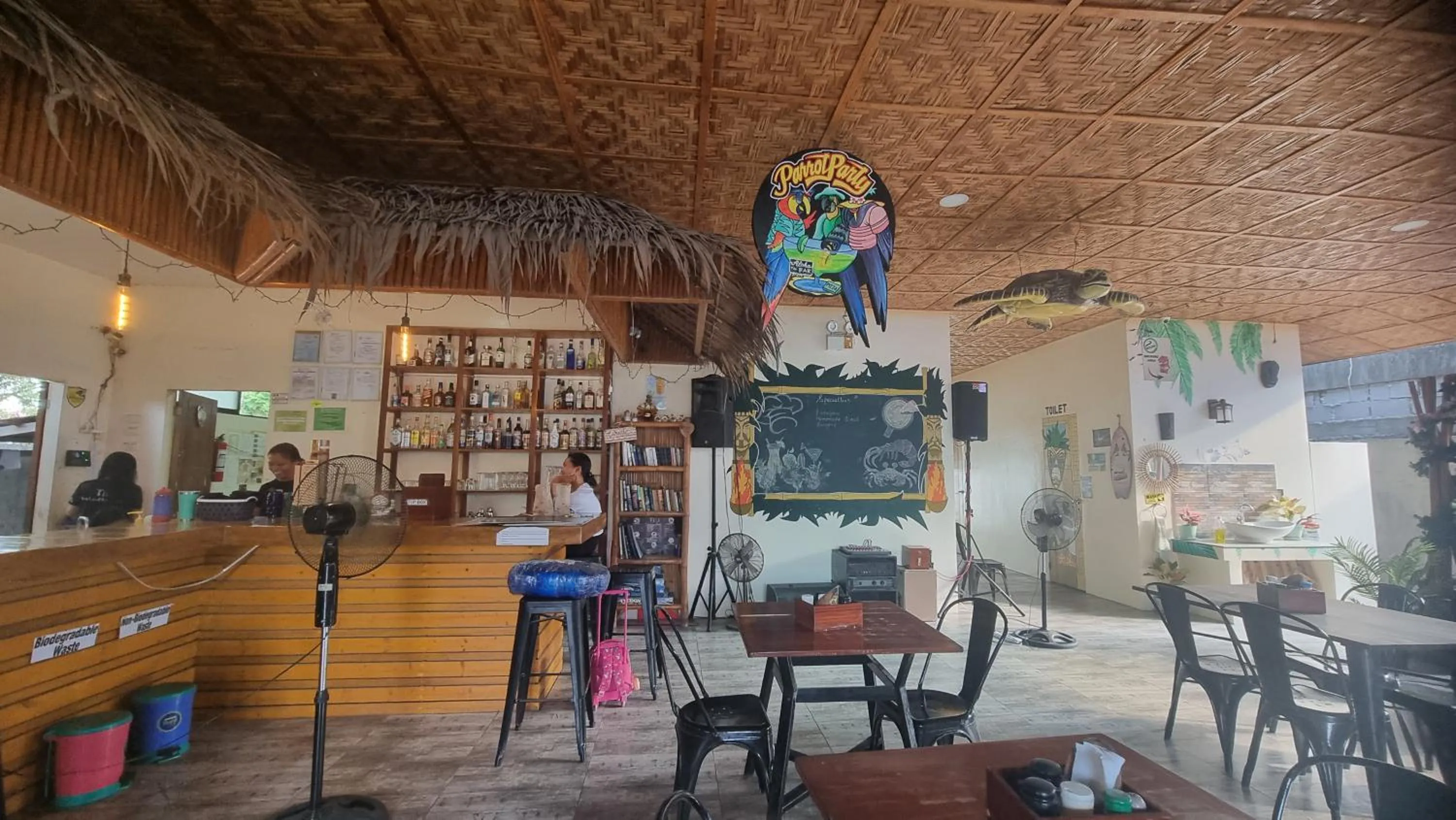 Restaurant/places to eat in Tiki Bantayan Cebu Tourist Inn Inc
