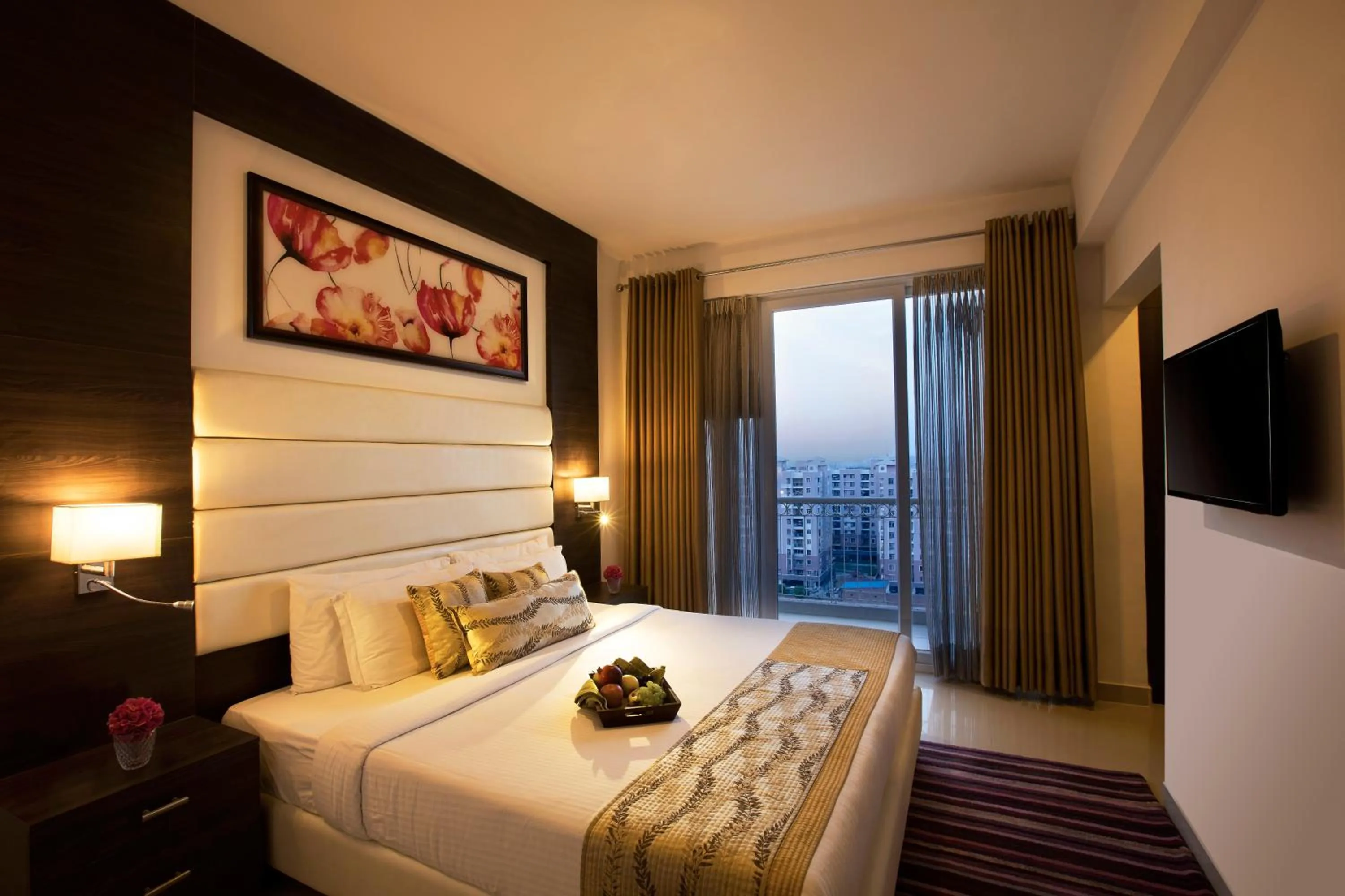 Bed in Golden Tulip Bhiwadi