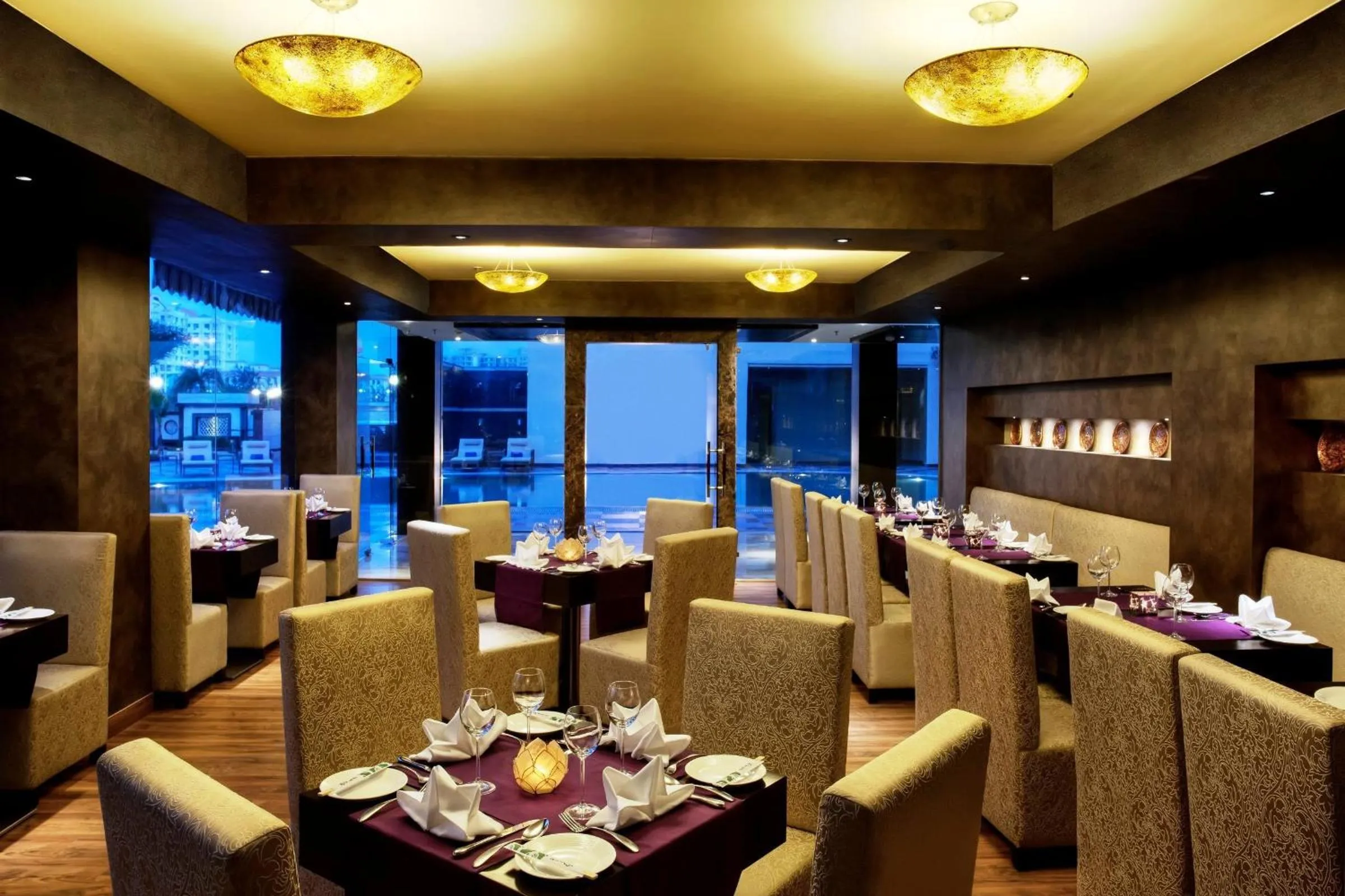 Restaurant/places to eat in Golden Tulip Bhiwadi