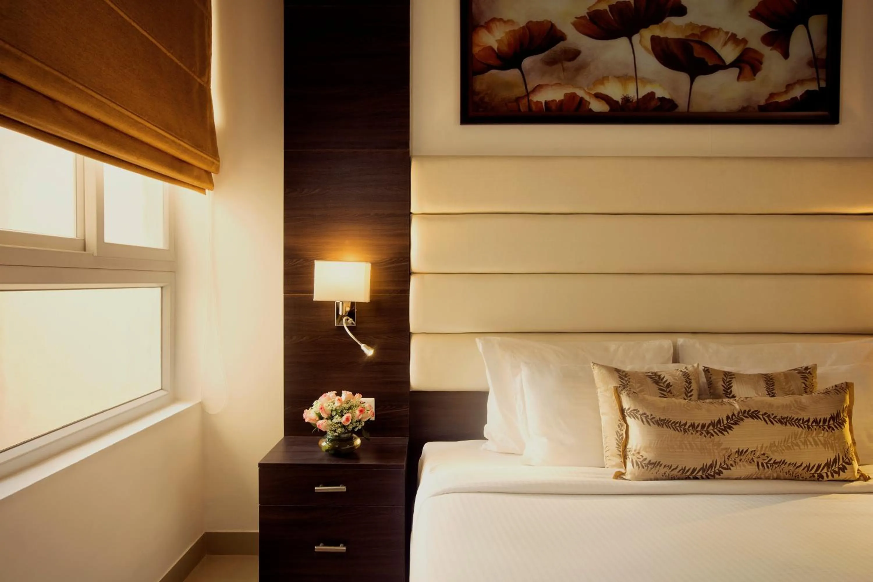Bedroom, Bed in Golden Tulip Bhiwadi