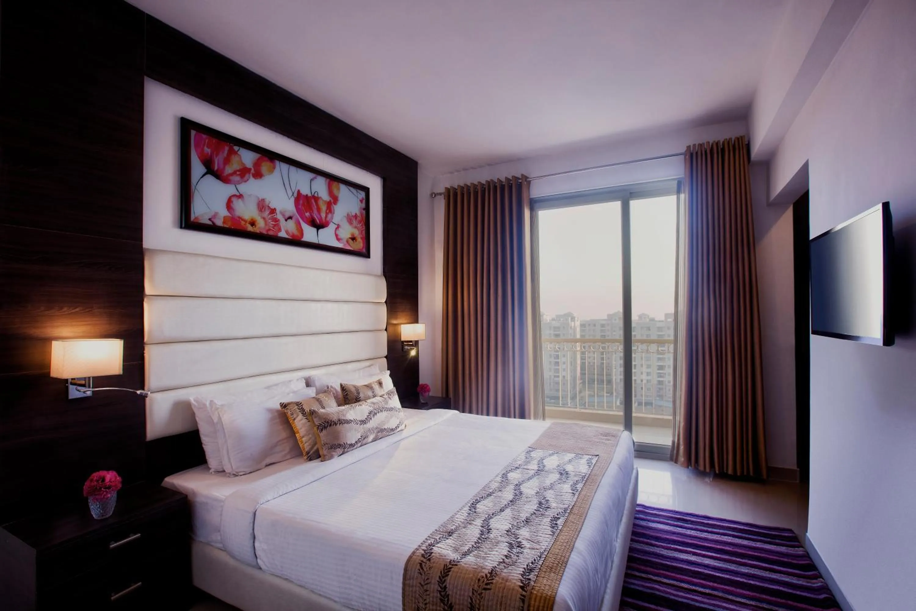 Bed in Golden Tulip Bhiwadi