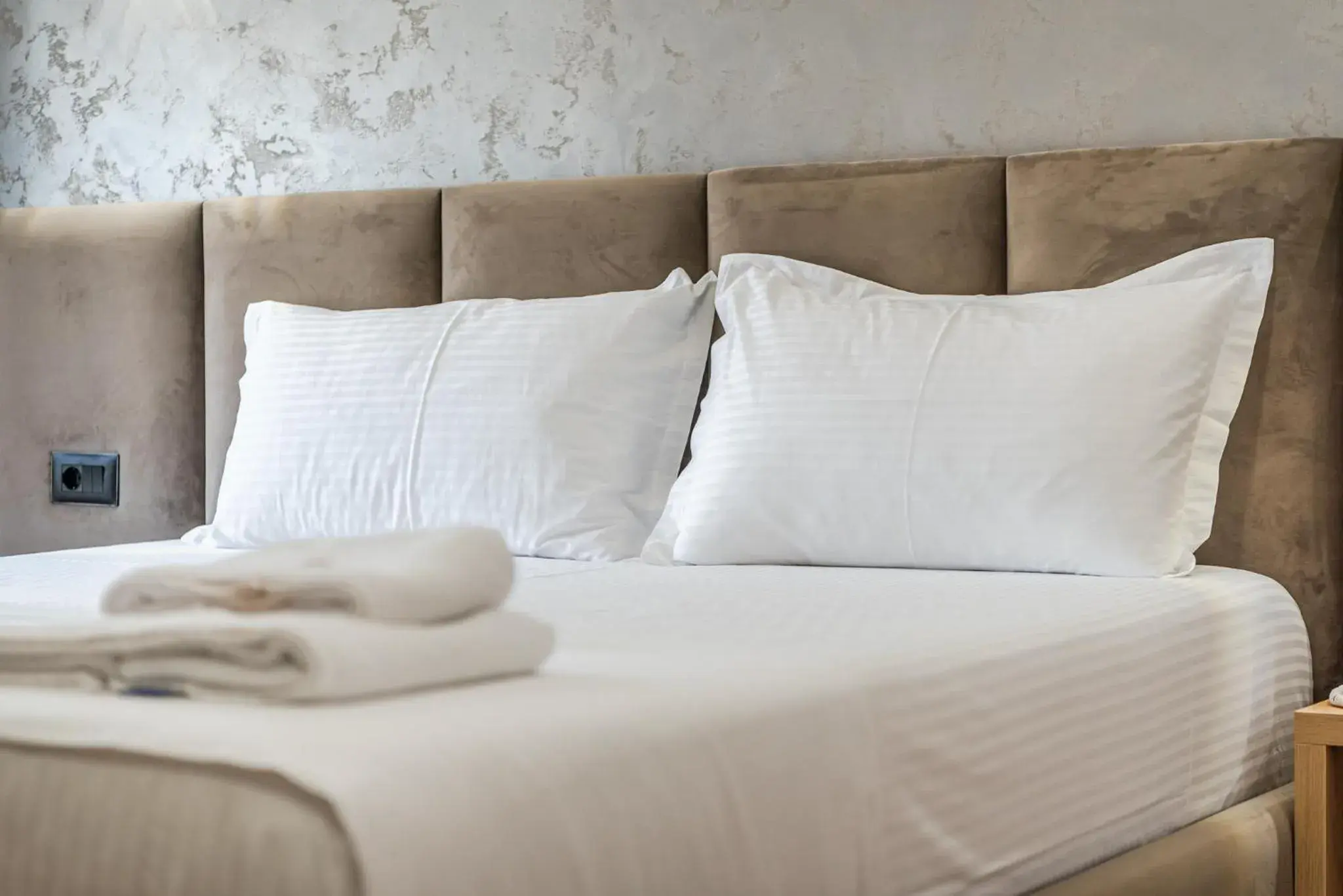 Double or Twin Room with Balcony - single occupancy in Relax Inn Hotel Durres Double or Twin Room with Balcony - single occupancy in Relax Inn Hotel Durres