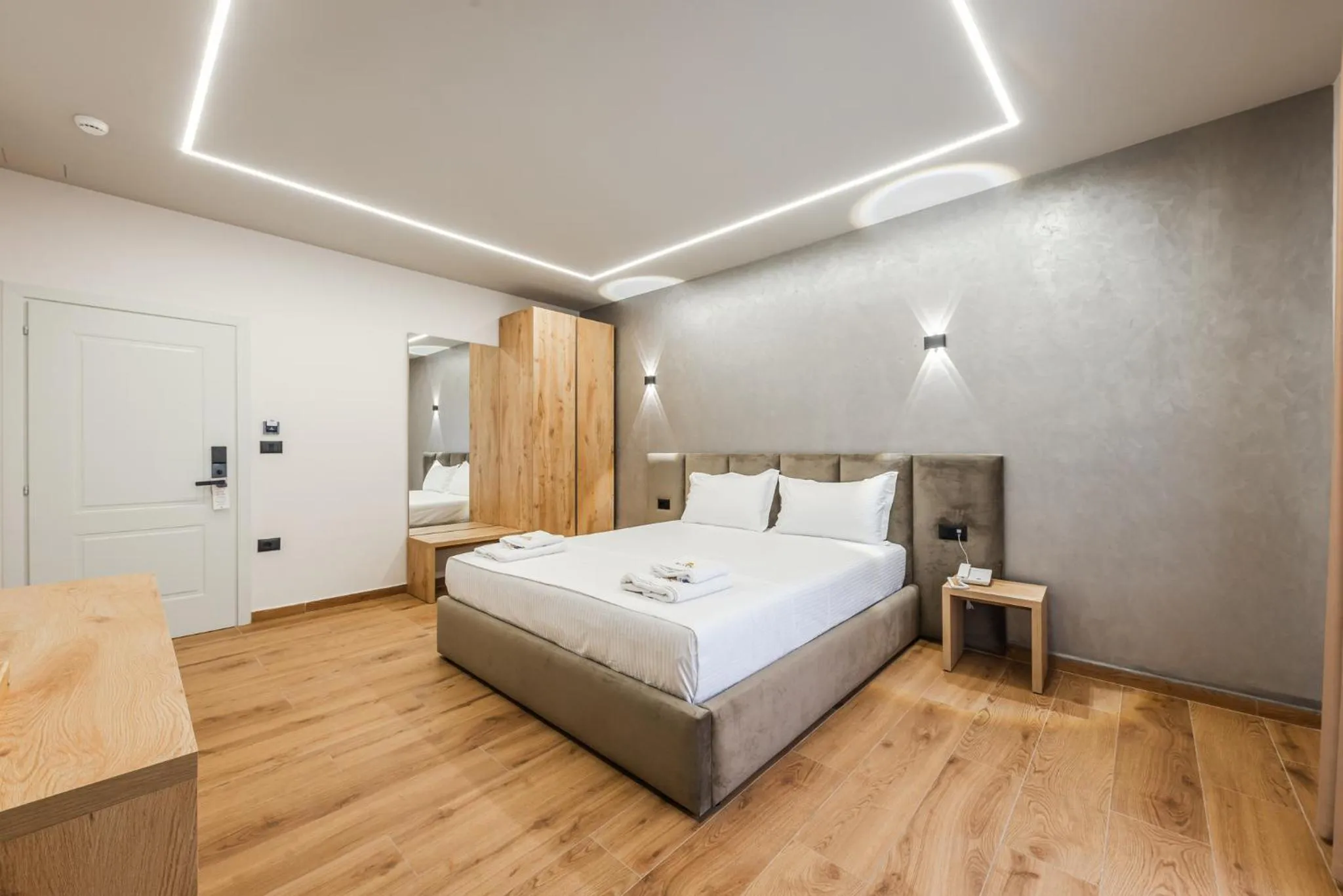 Bed in Relax Inn Hotel Durres