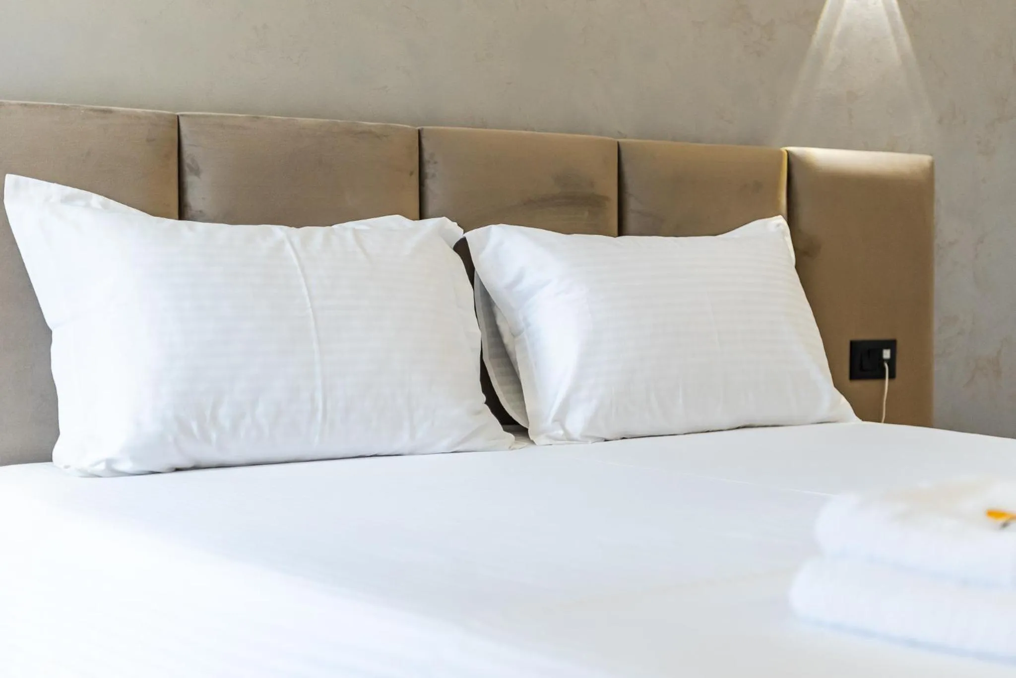 Bed in Relax Inn Hotel Durres