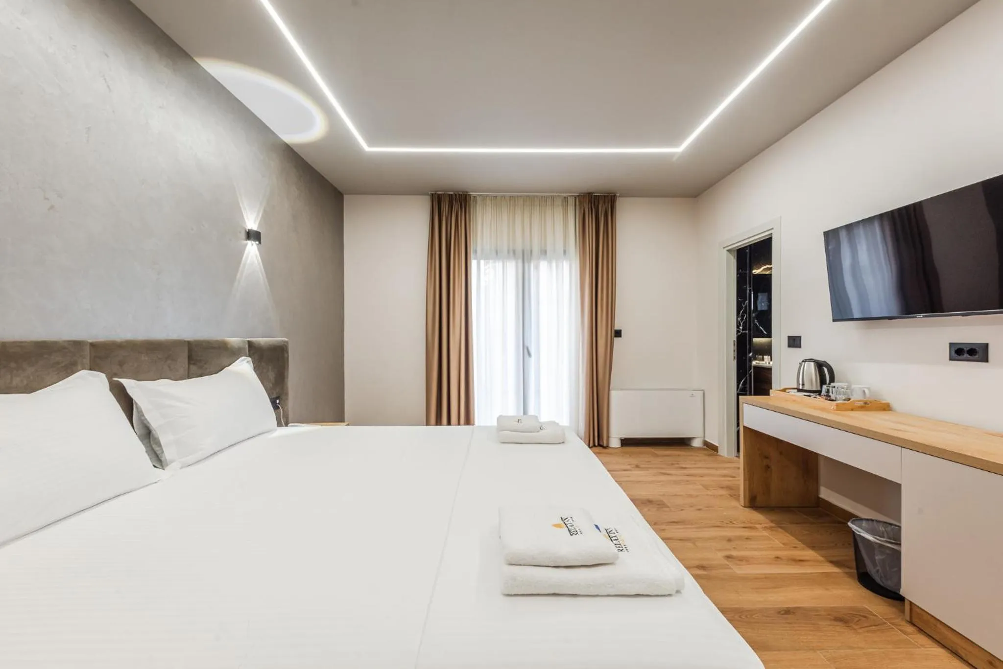 Bed in Relax Inn Hotel Durres