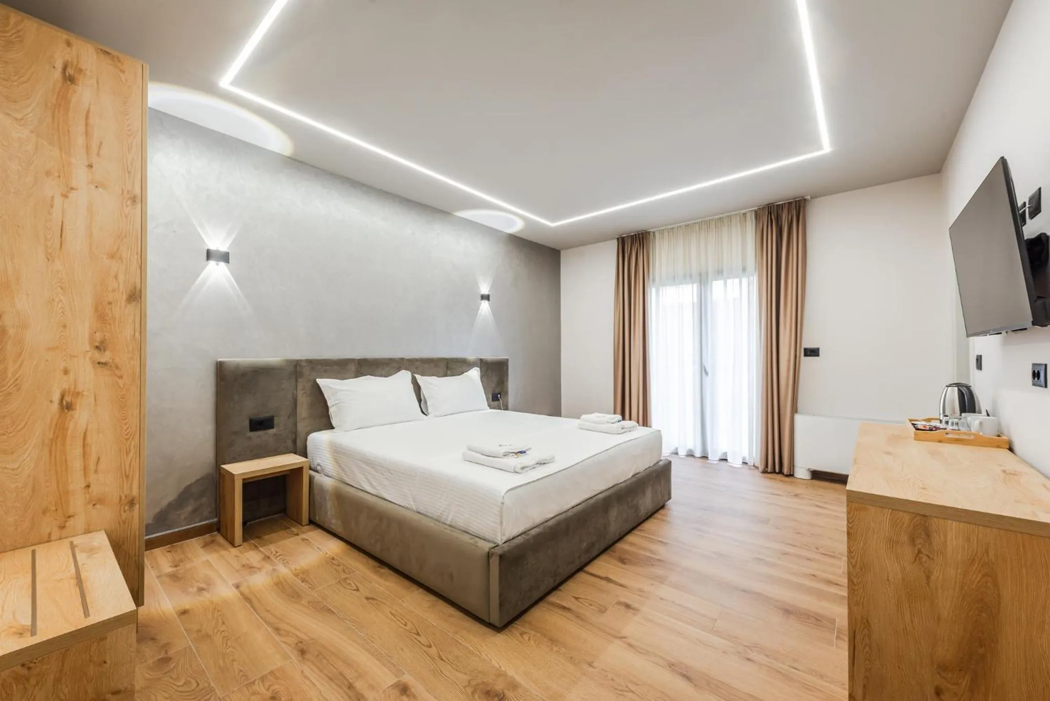 Bed in Relax Inn Hotel Durres