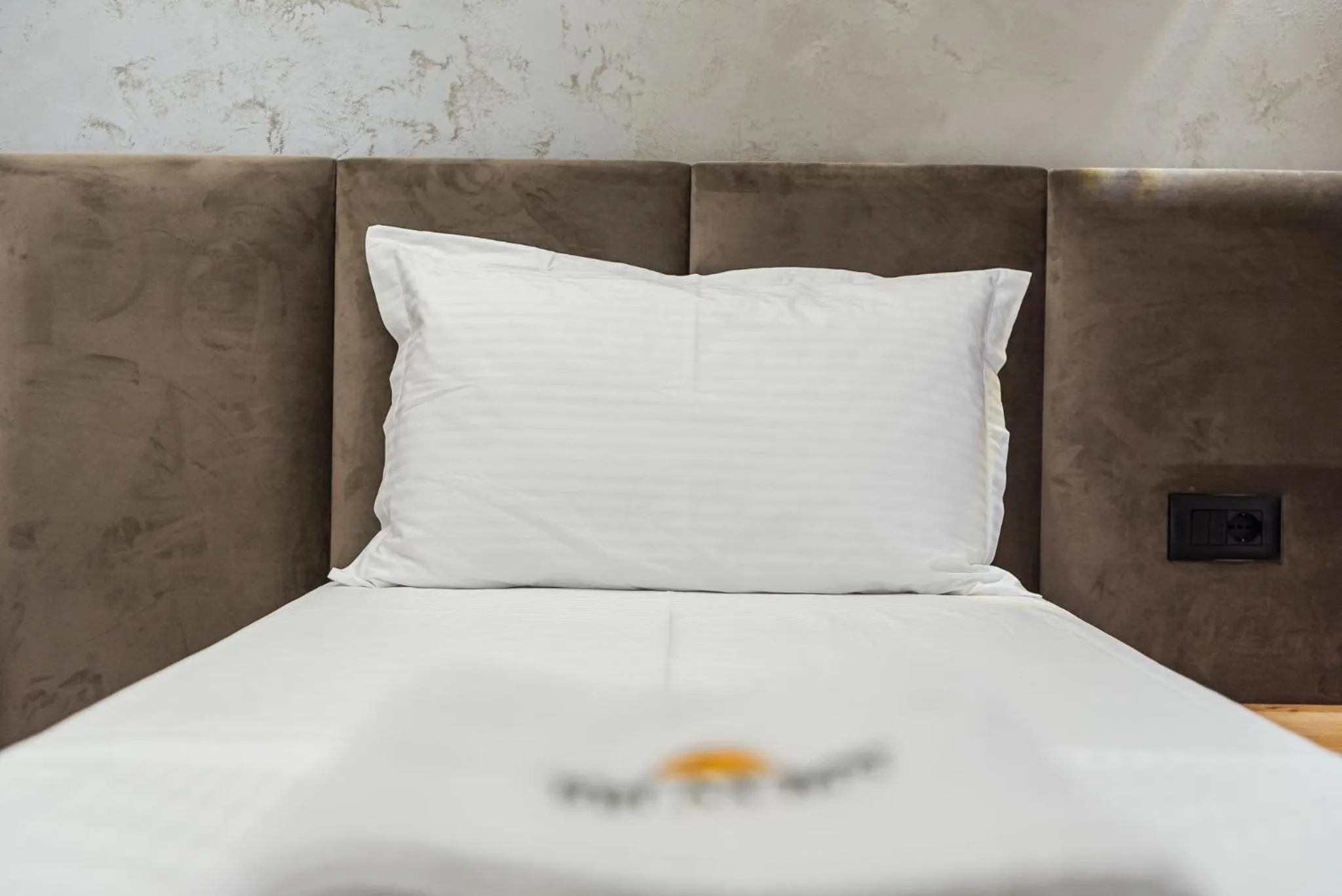 Bed in Relax Inn Hotel Durres