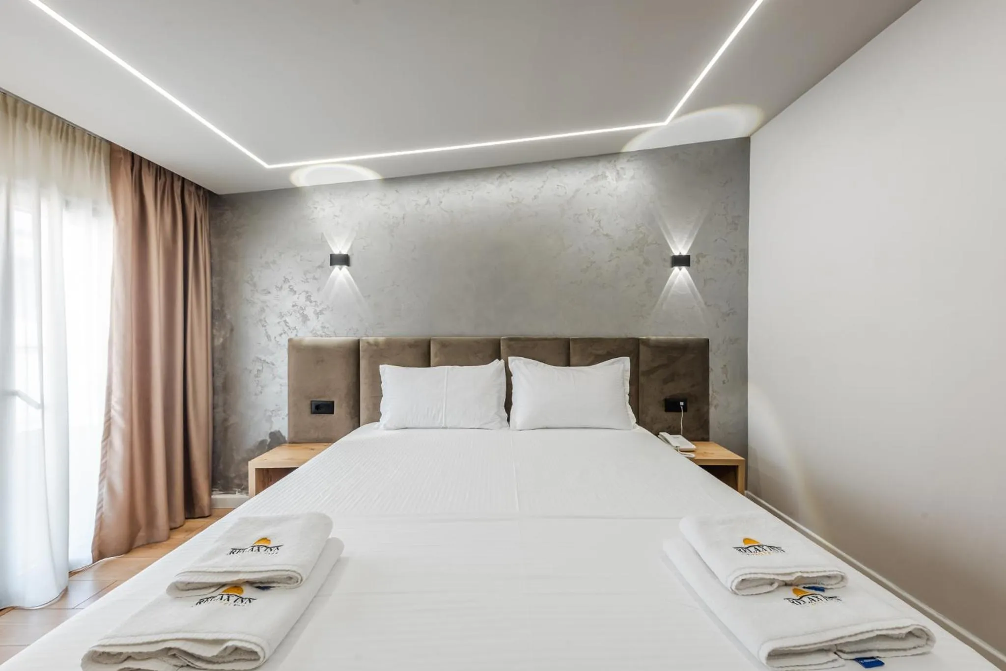 Bed in Relax Inn Hotel Durres