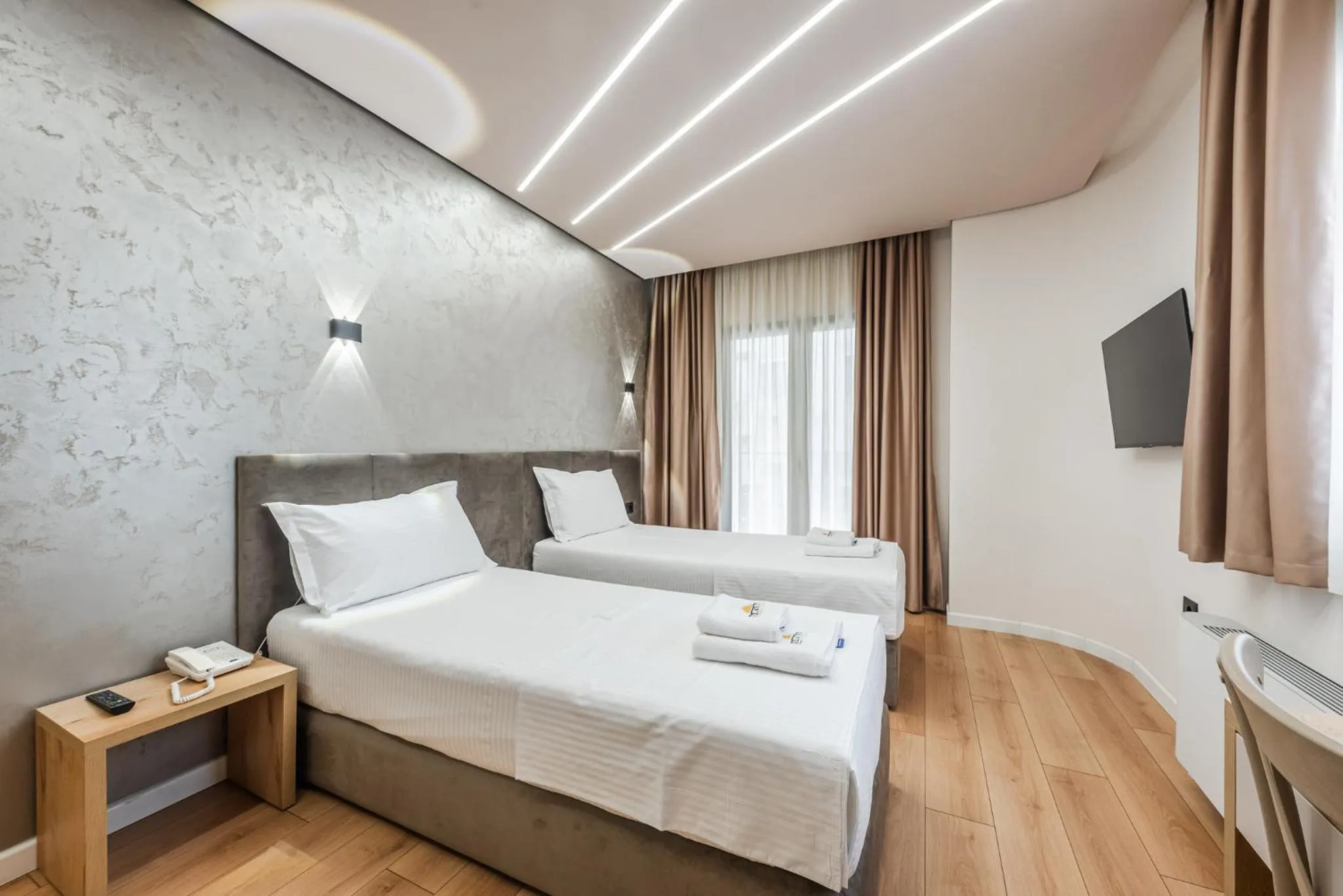 Bed in Relax Inn Hotel Durres