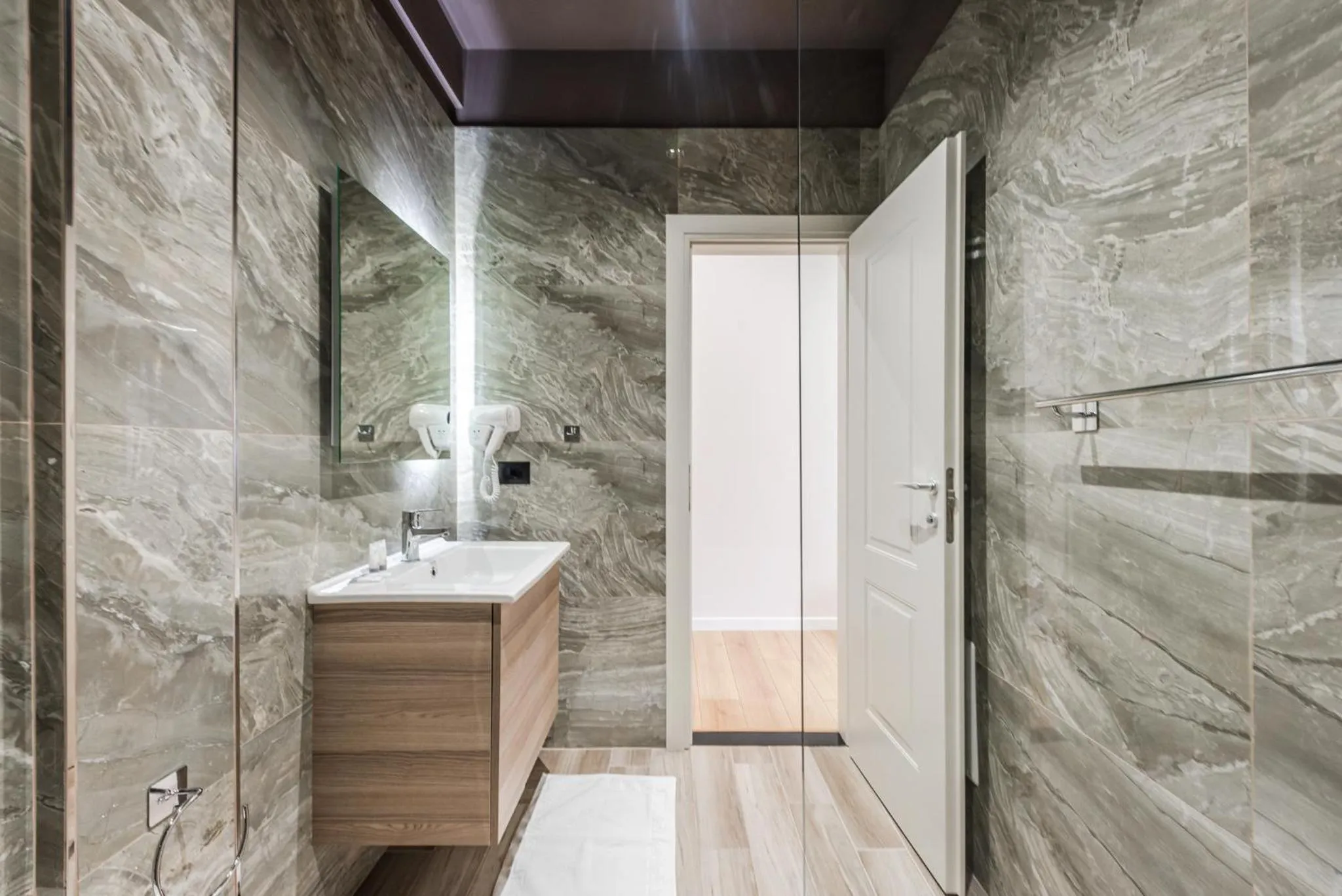 Shower in Relax Inn Hotel Durres