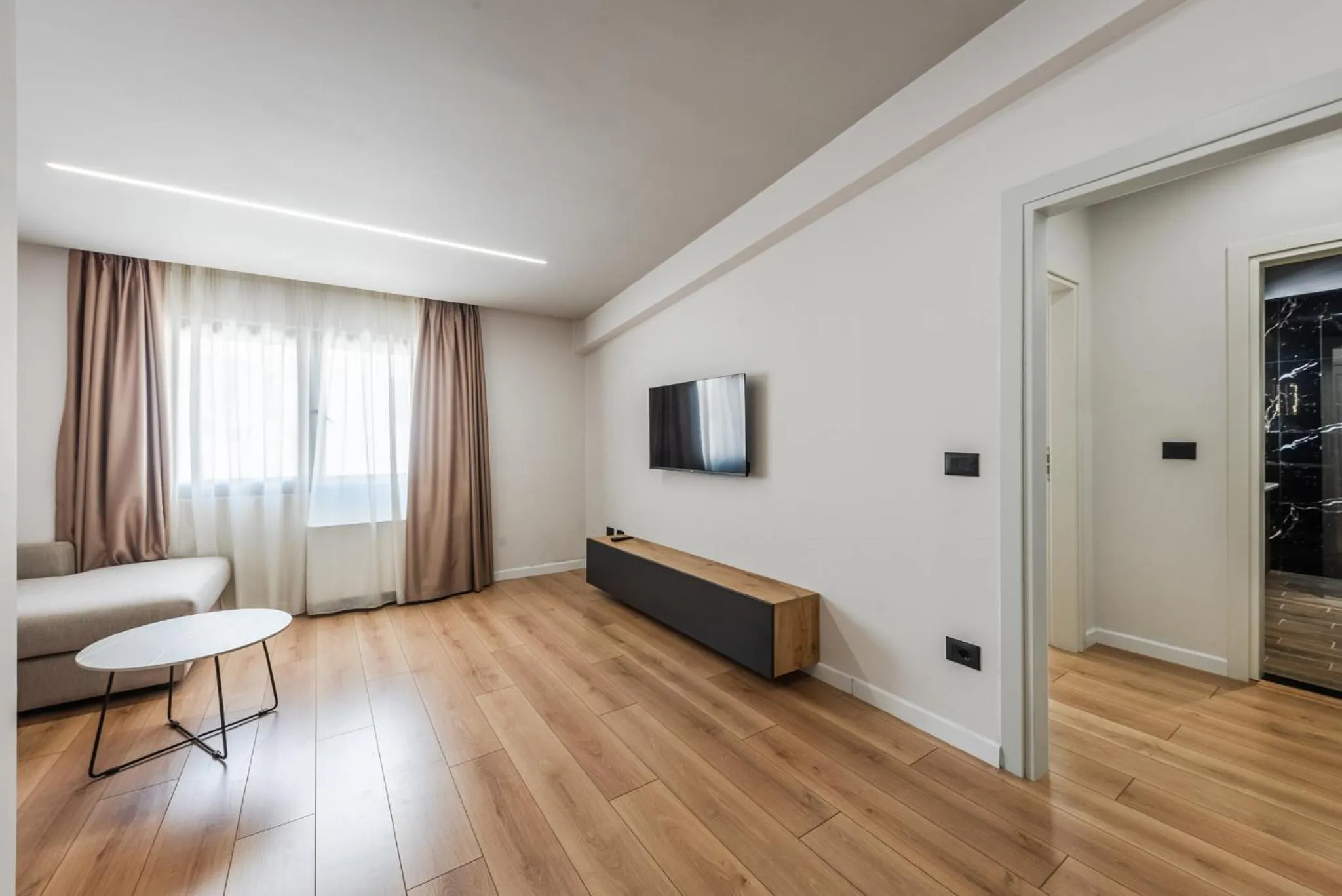 Communal lounge/ TV room in Relax Inn Hotel Durres