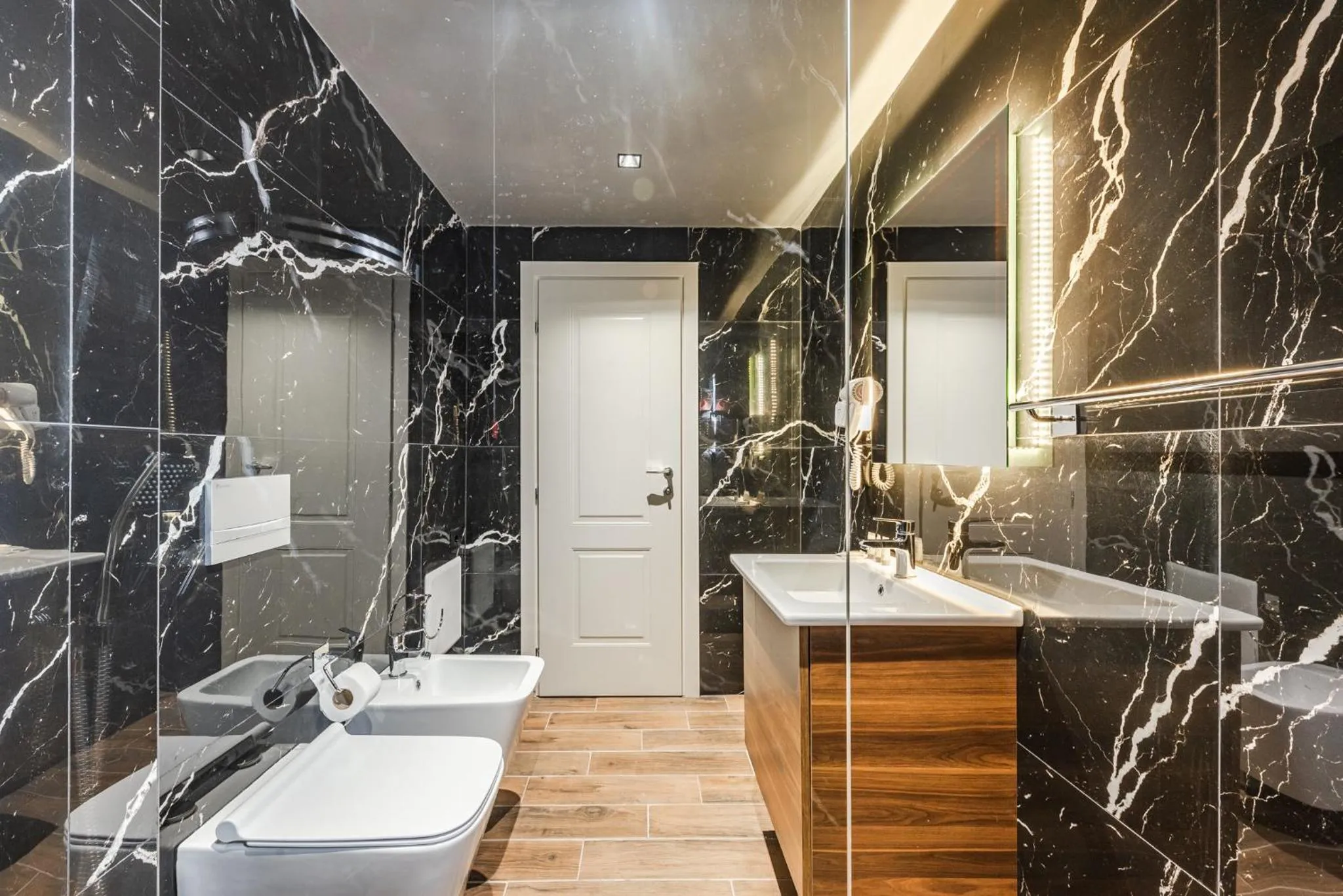 Shower in Relax Inn Hotel Durres