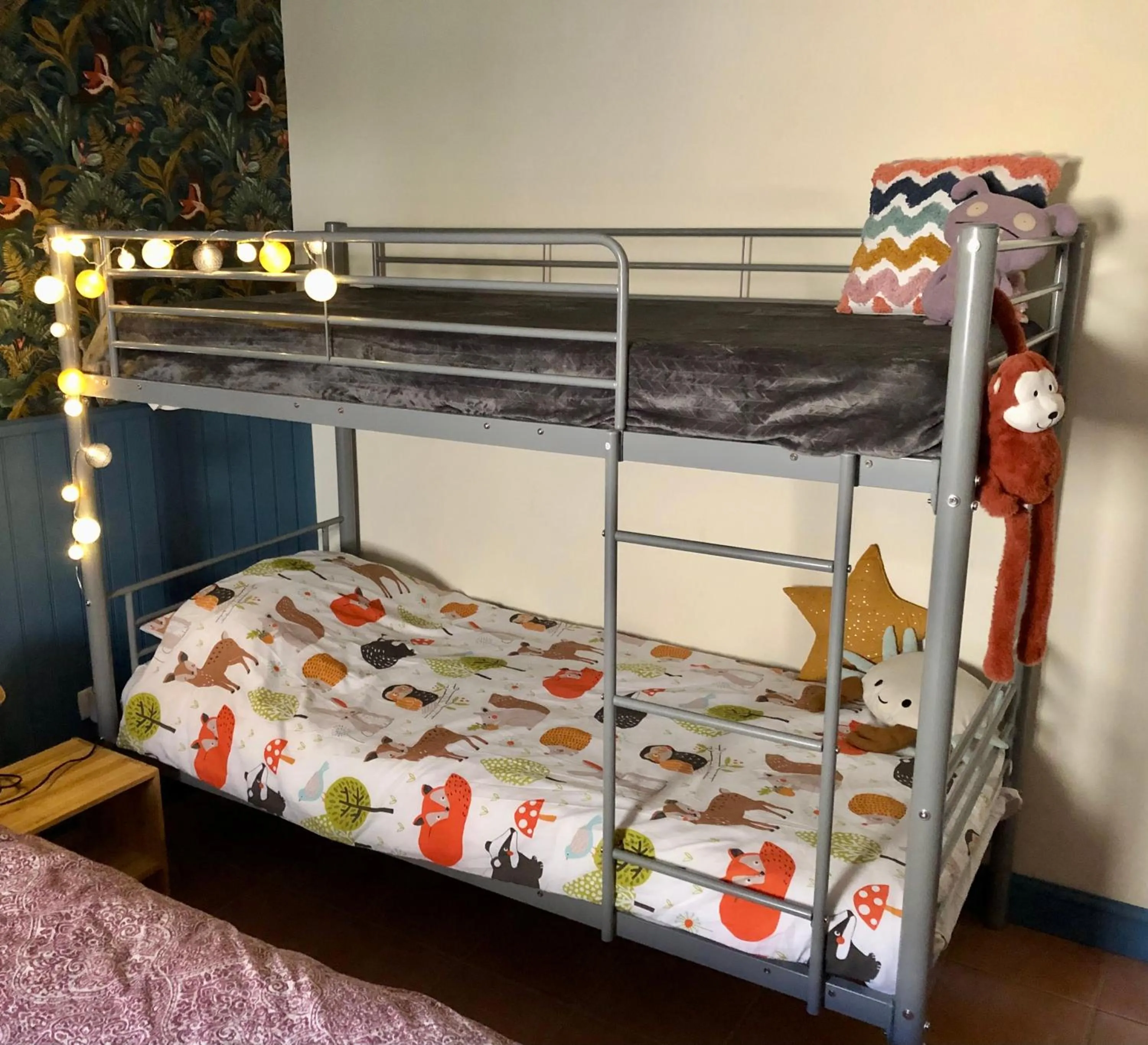 bunk bed, Bed in House Of The Three Marias