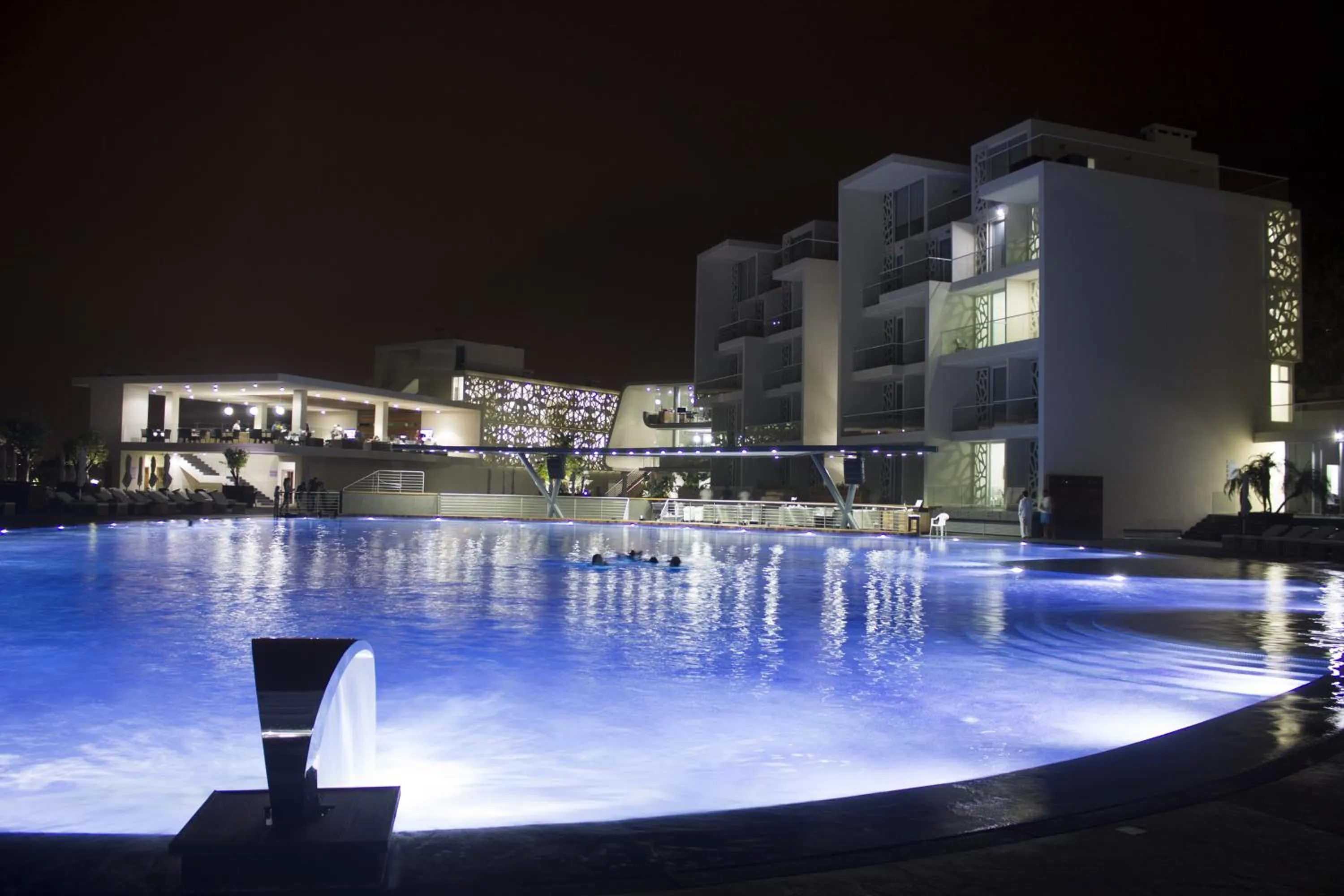 Night in WhiteLace Resort