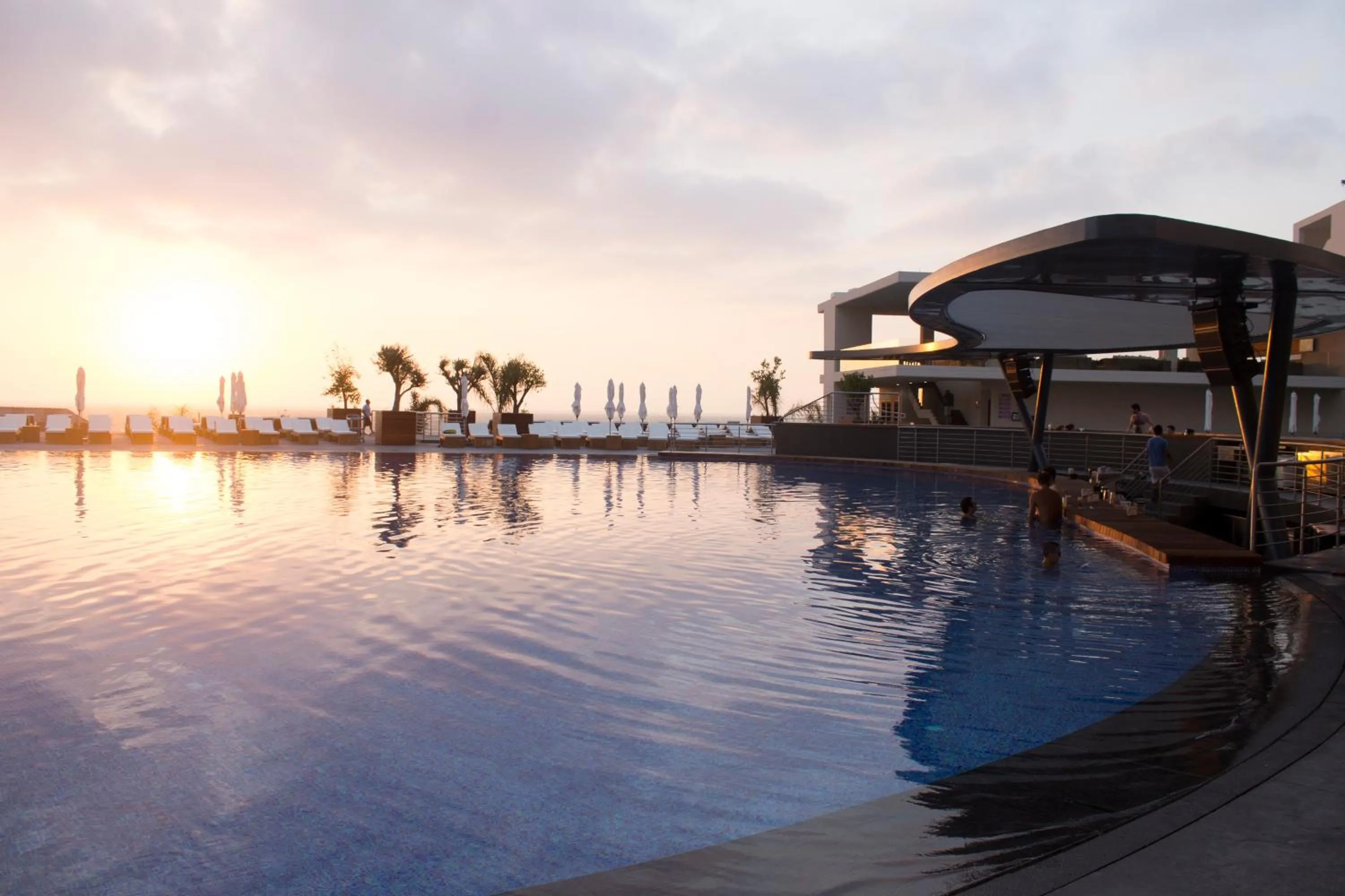 Swimming pool in WhiteLace Resort