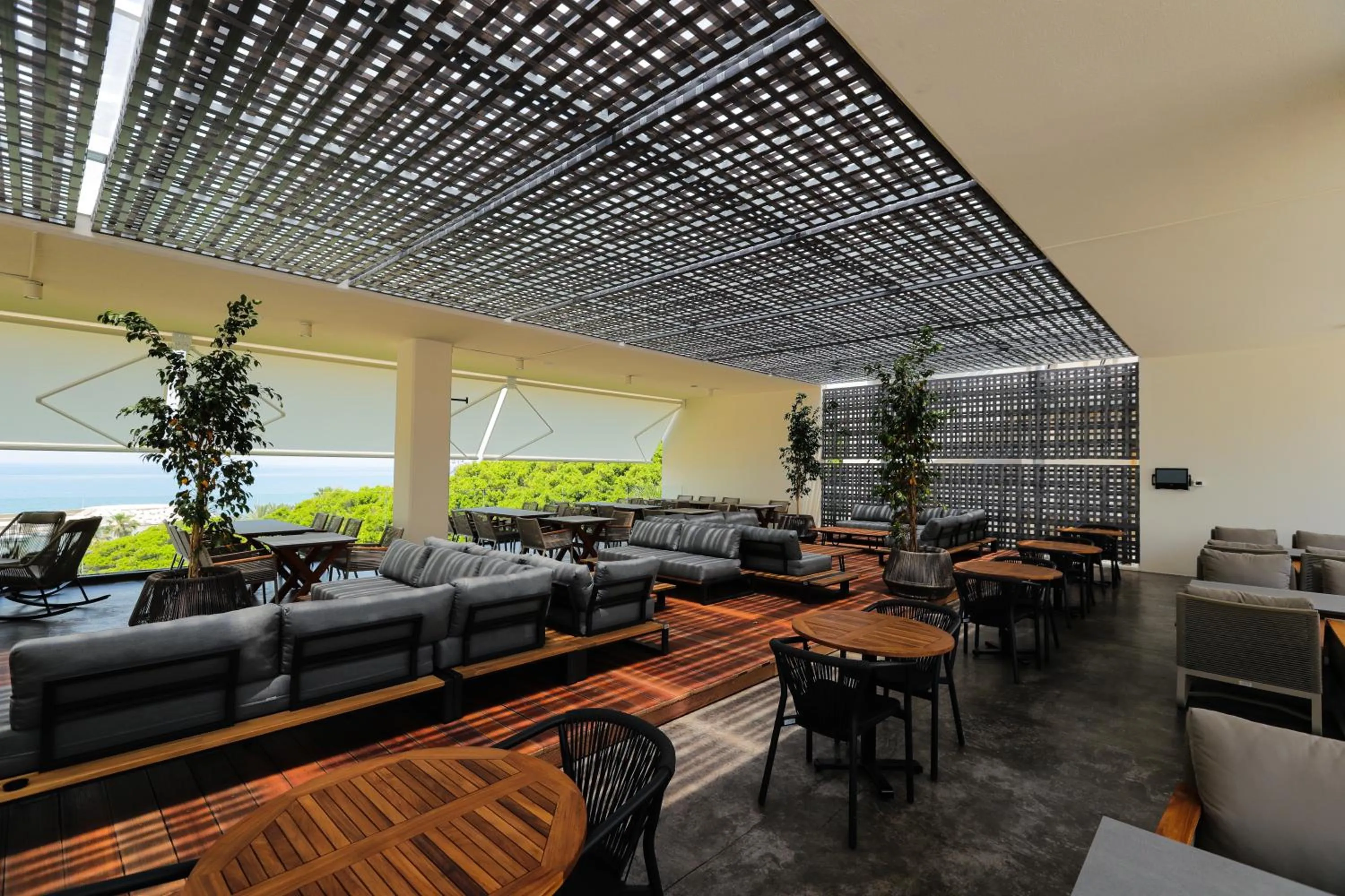 Restaurant/places to eat in WhiteLace Resort