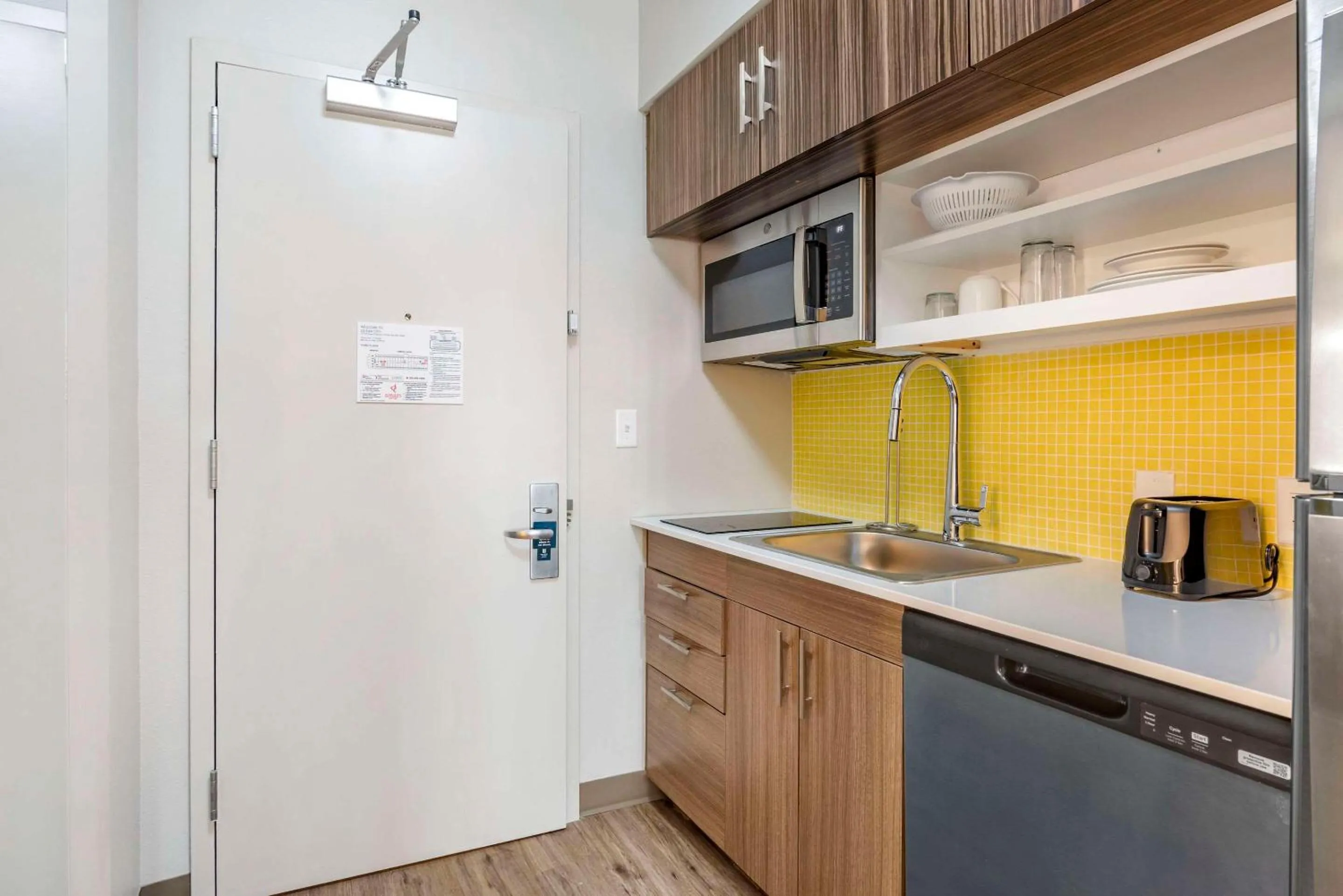 Kitchen or kitchenette in MainStay Suites Ocean City West