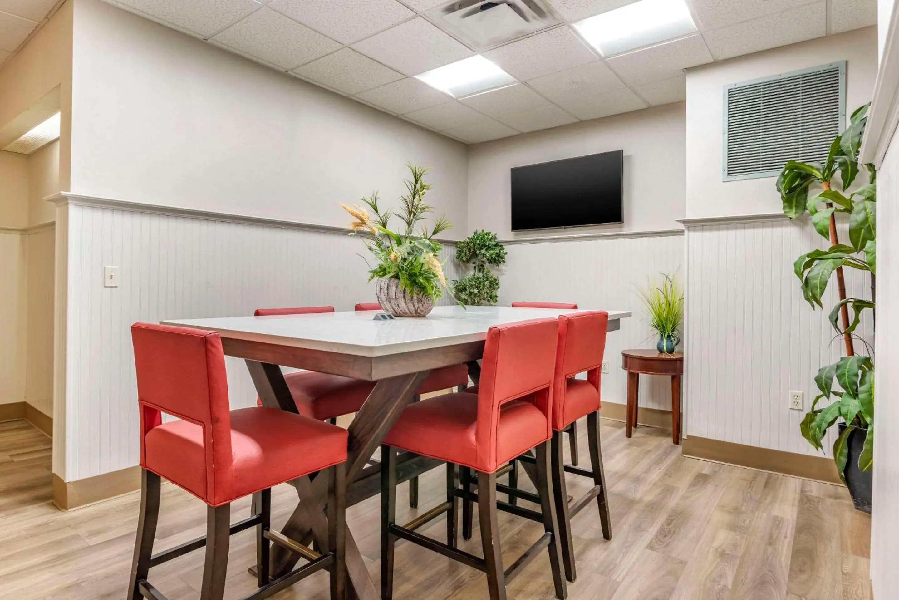 Breakfast in MainStay Suites Ocean City West Breakfast in MainStay Suites Ocean City West