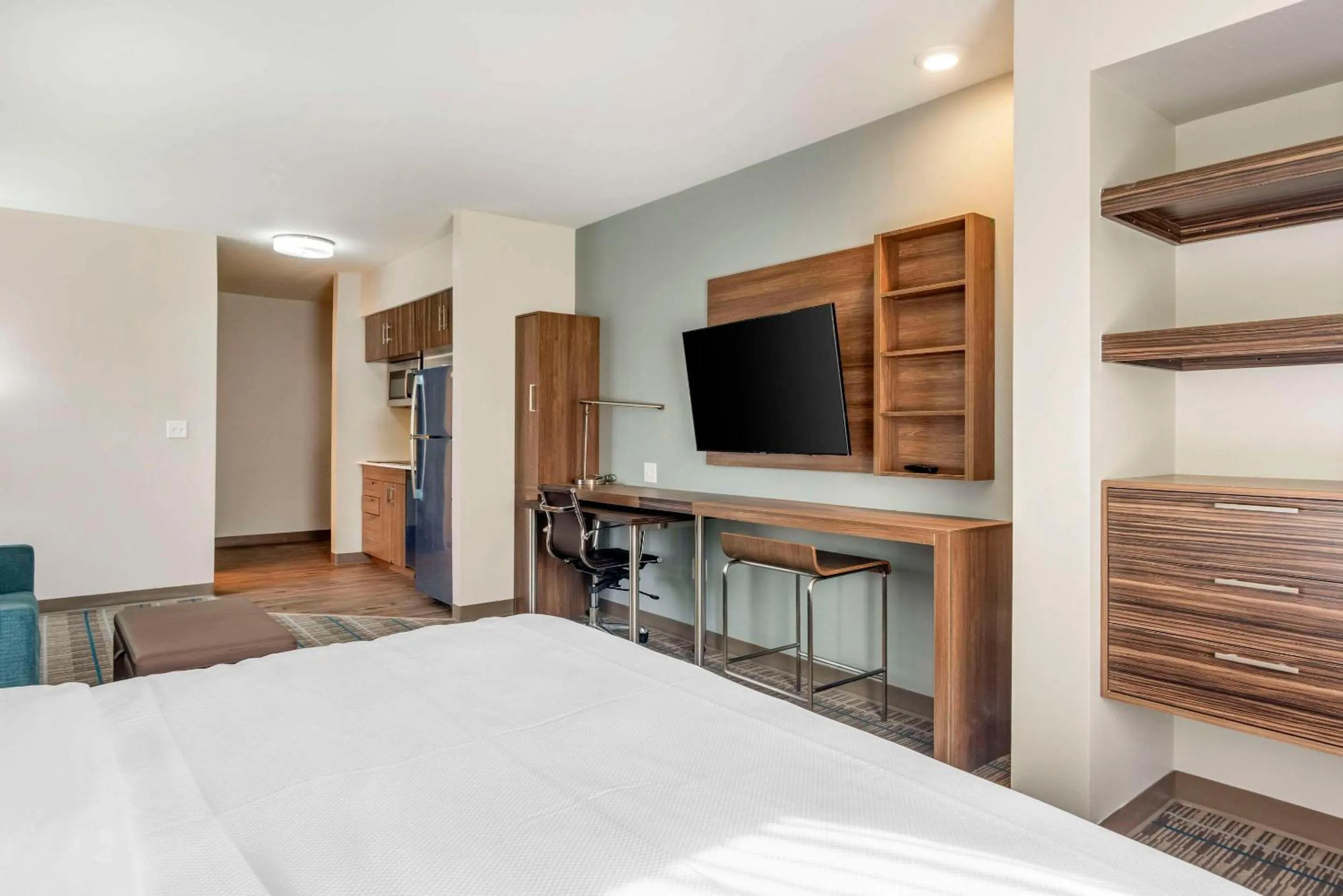 TV and multimedia, Bed in MainStay Suites Ocean City West