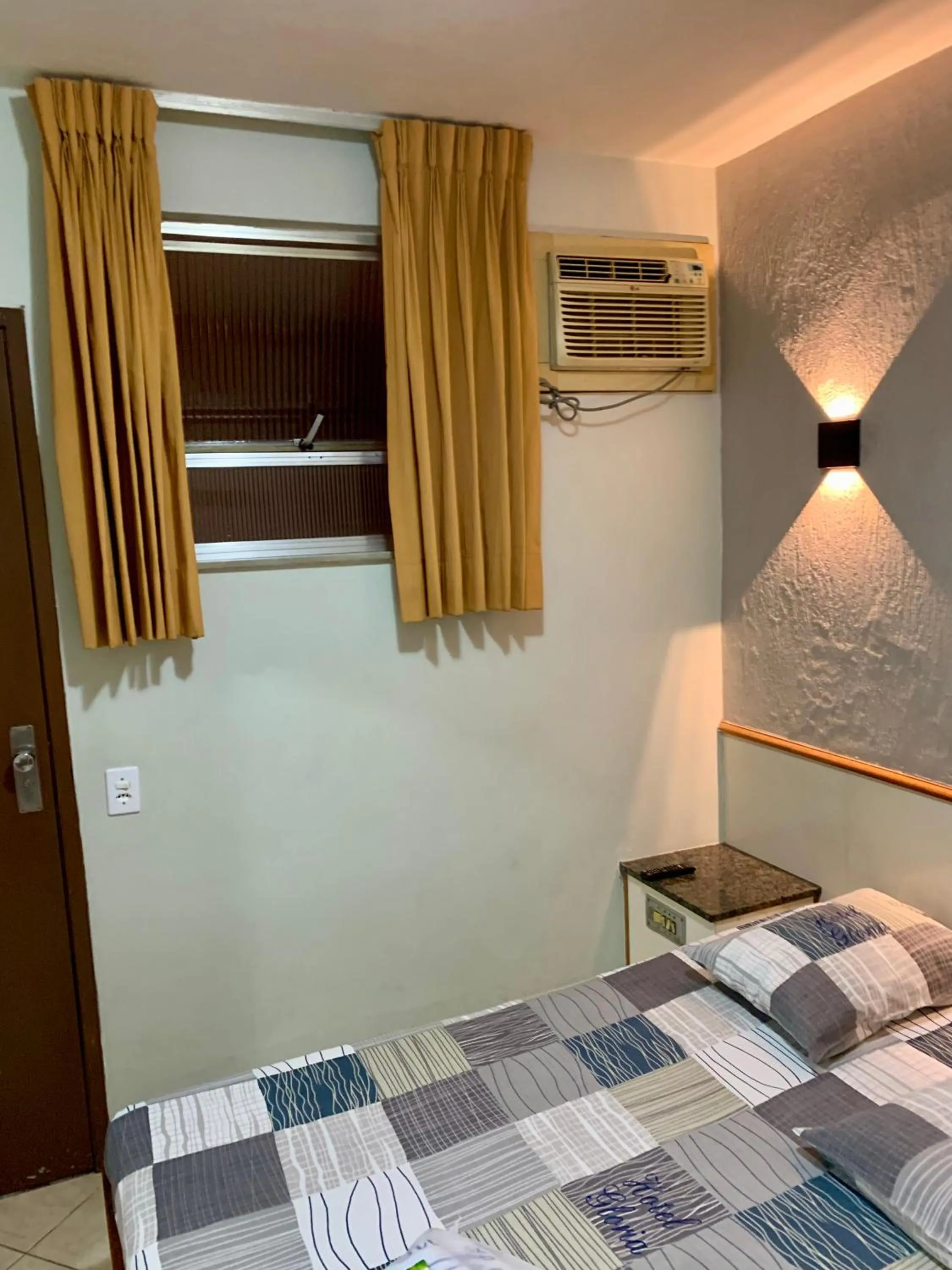 Bed in Hotel Glória