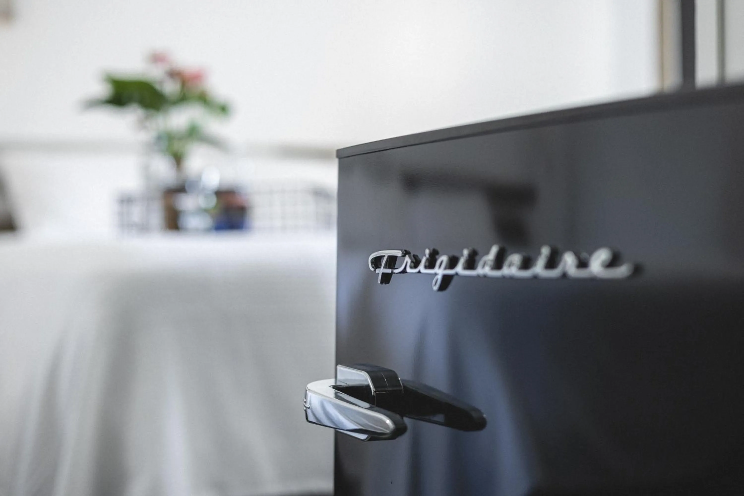 Photo of the whole room in Copperhead Lodge