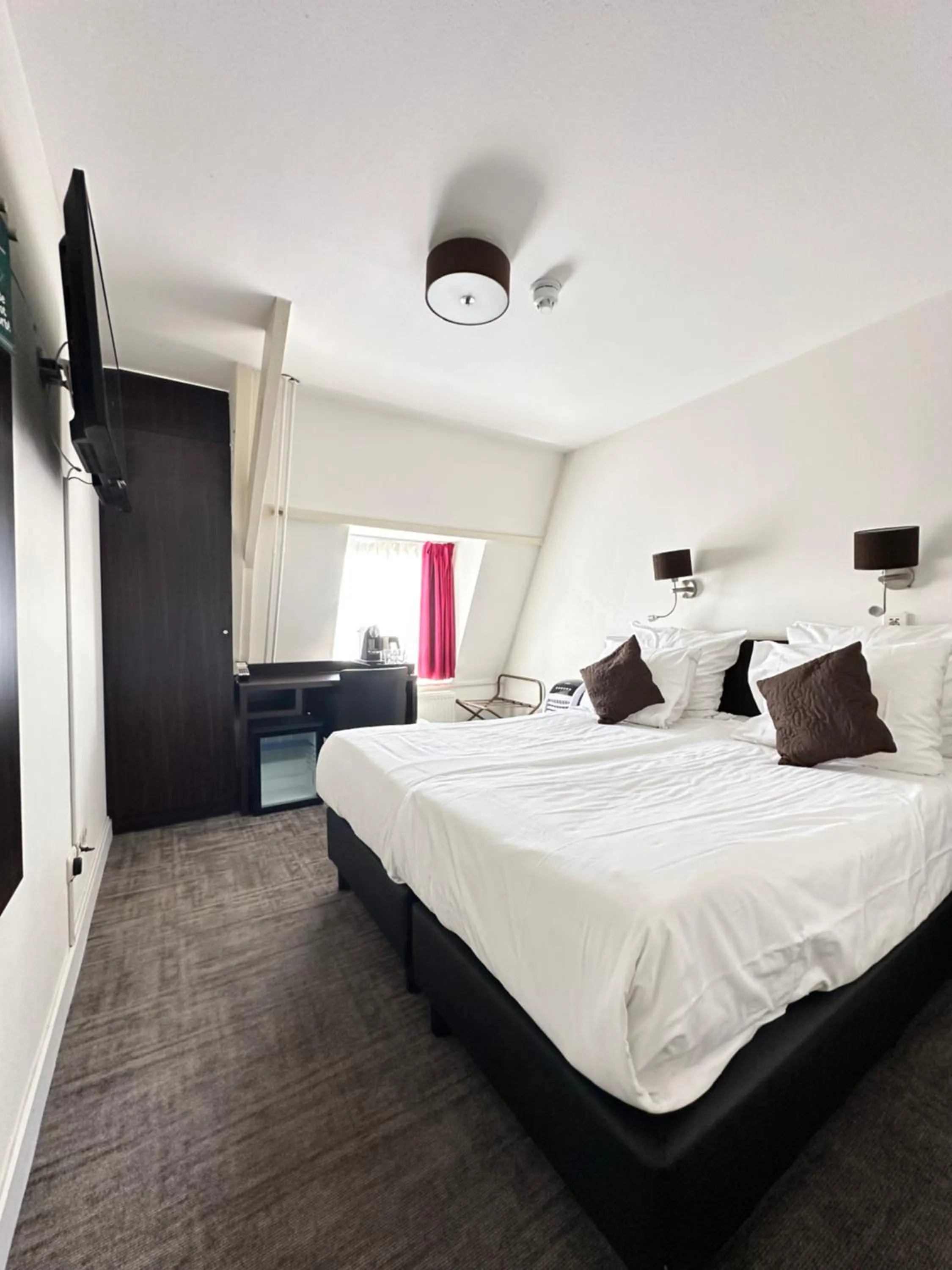 Property building, Bed in Prinsengracht Hotel