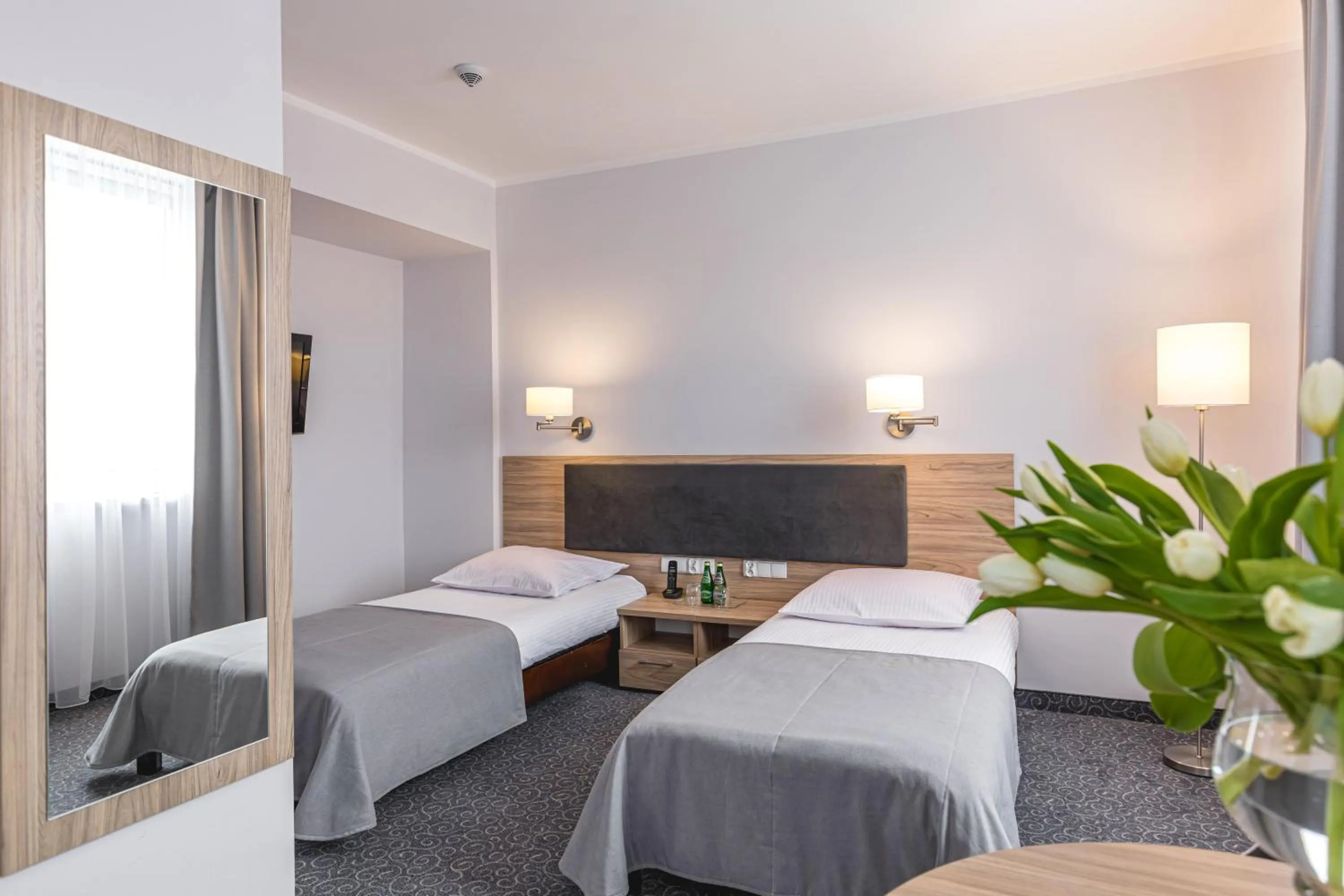 Bed in Hotel Gromada