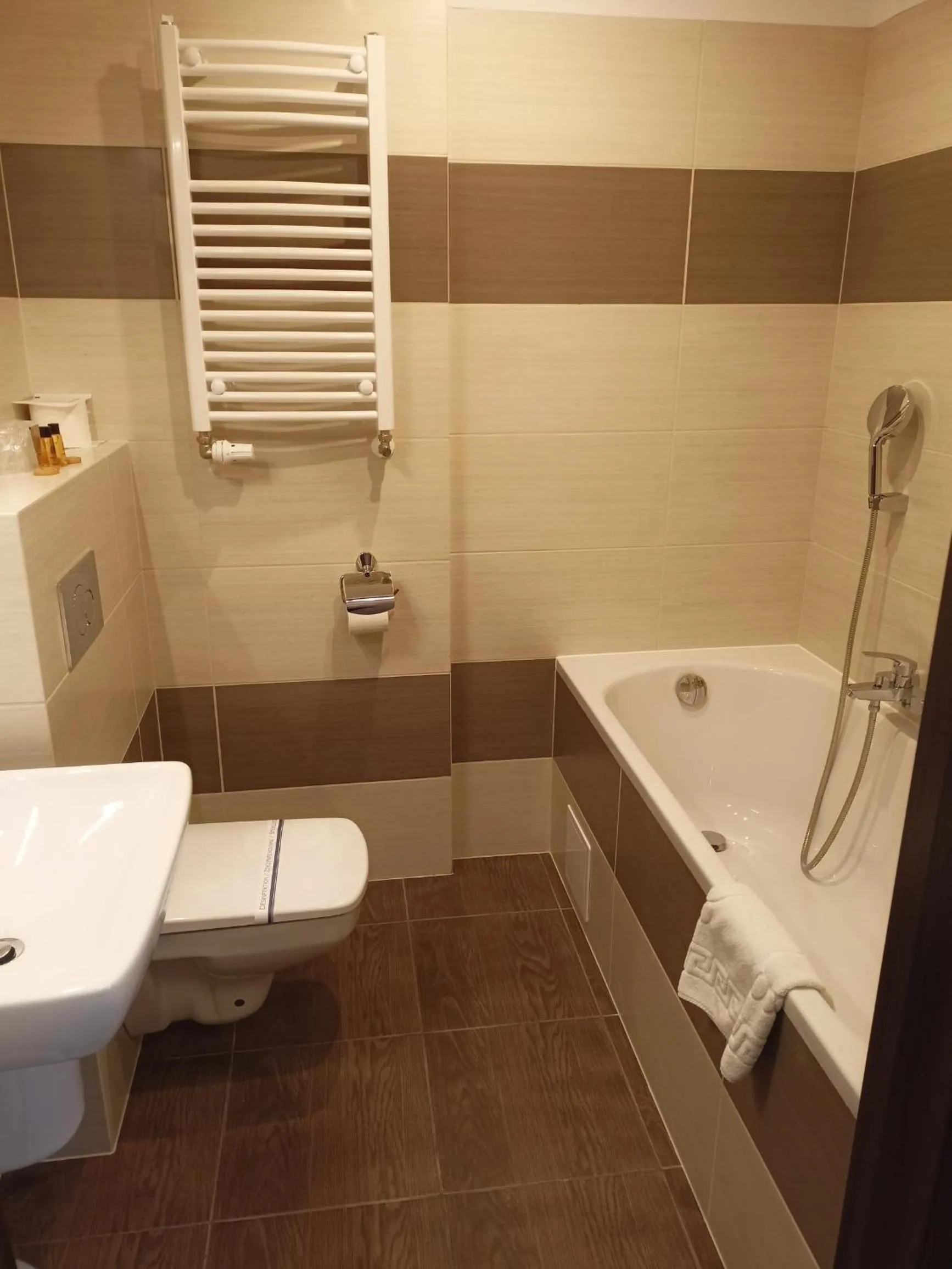 Toilet in Hotel Gromada