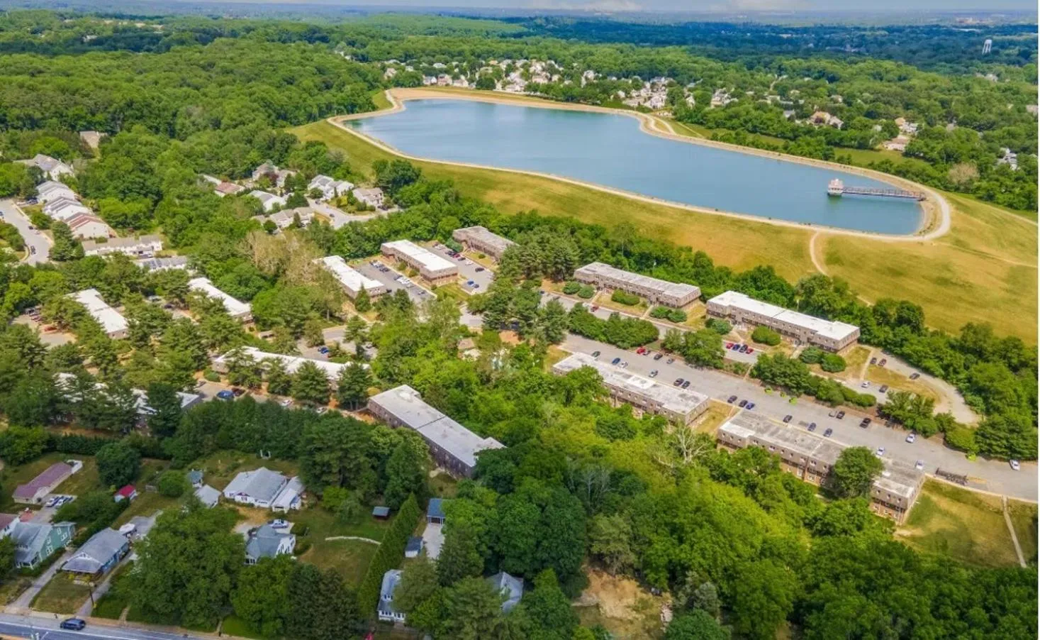 Pine Brook 1322 I Pool Gym I Free Parking !