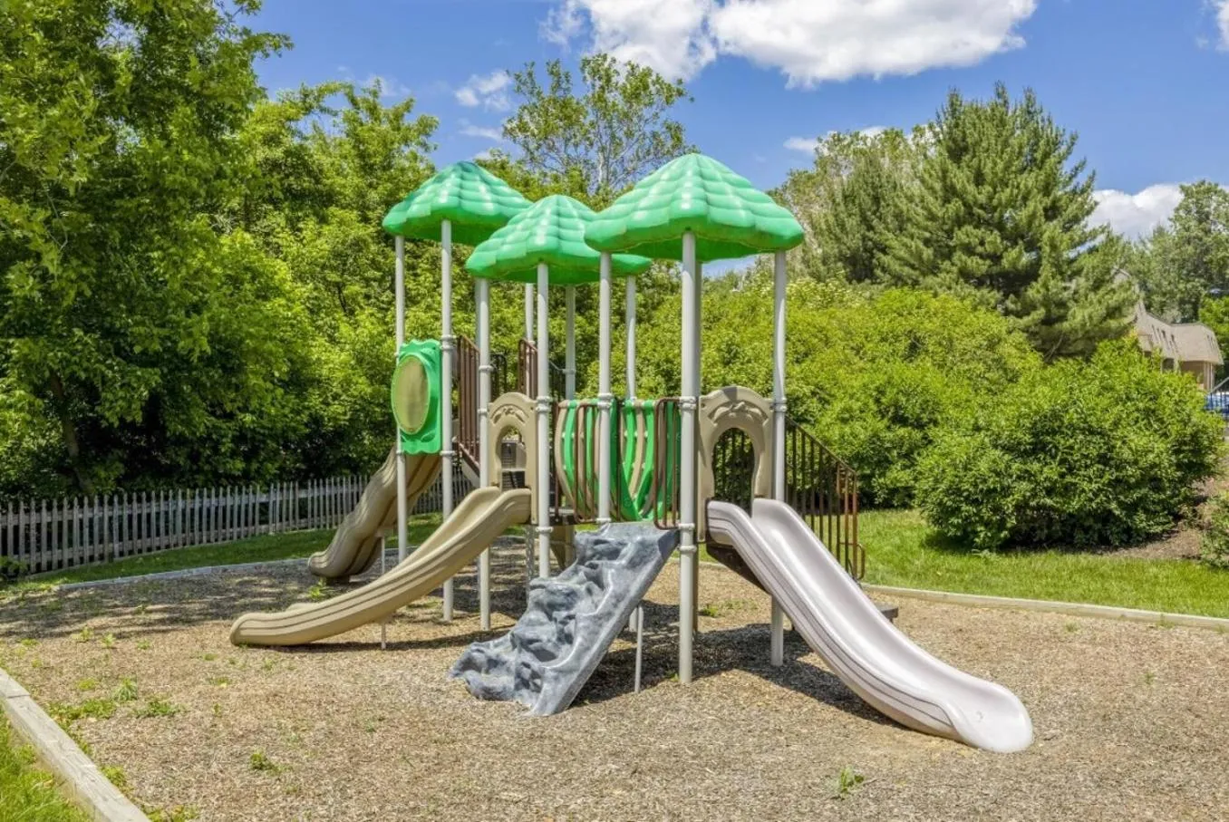 Pine Brook 1322 I Pool Gym I Free Parking !