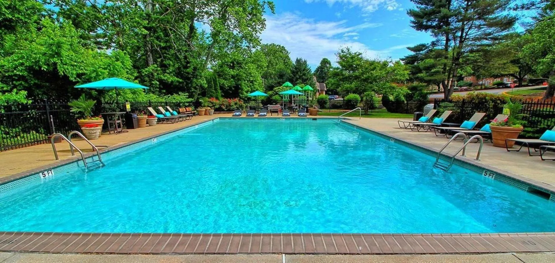 Pine Brook 1322 I Pool Gym I Free Parking !