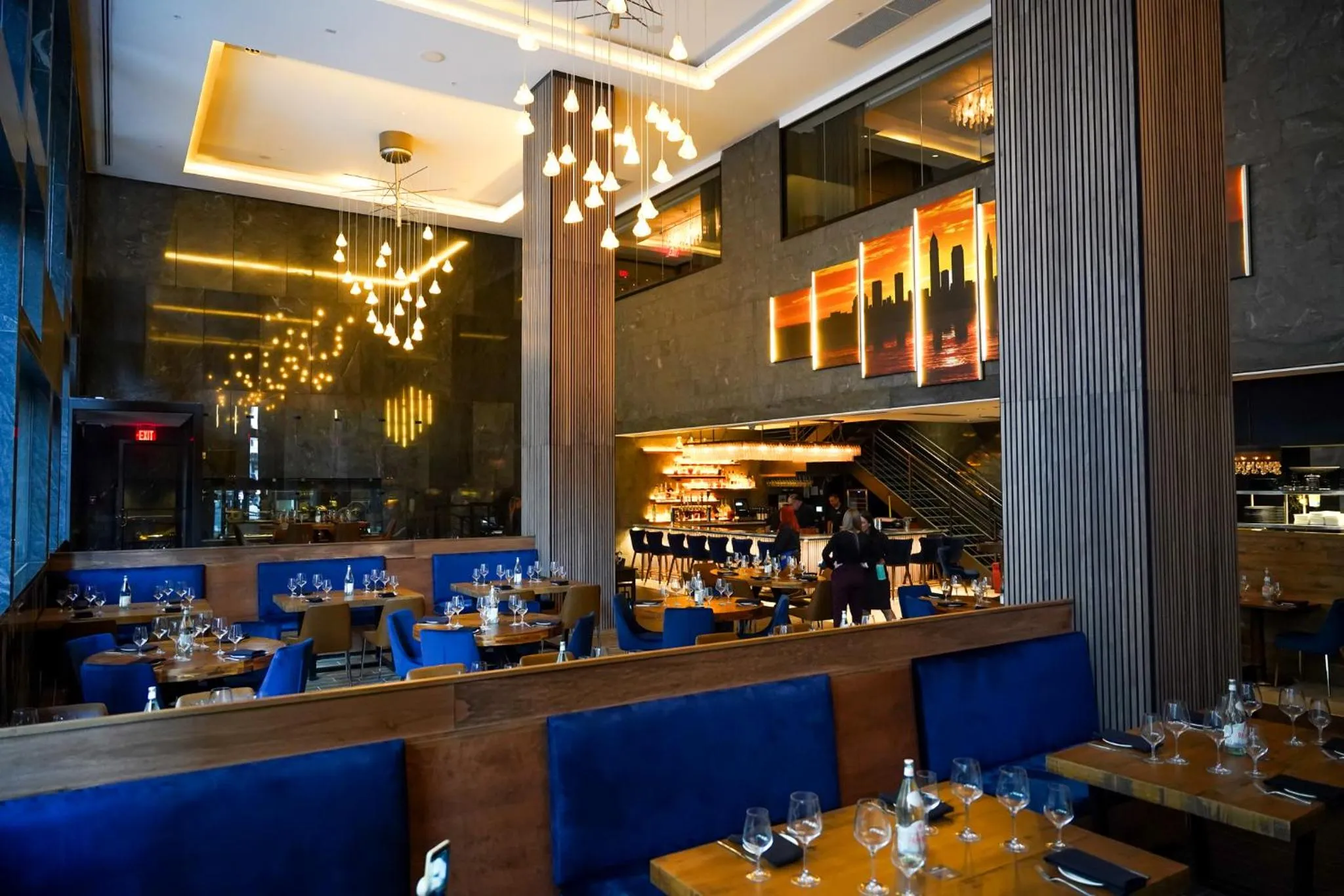 Restaurant/places to eat in Metropolitan at The 9, Autograph Collection