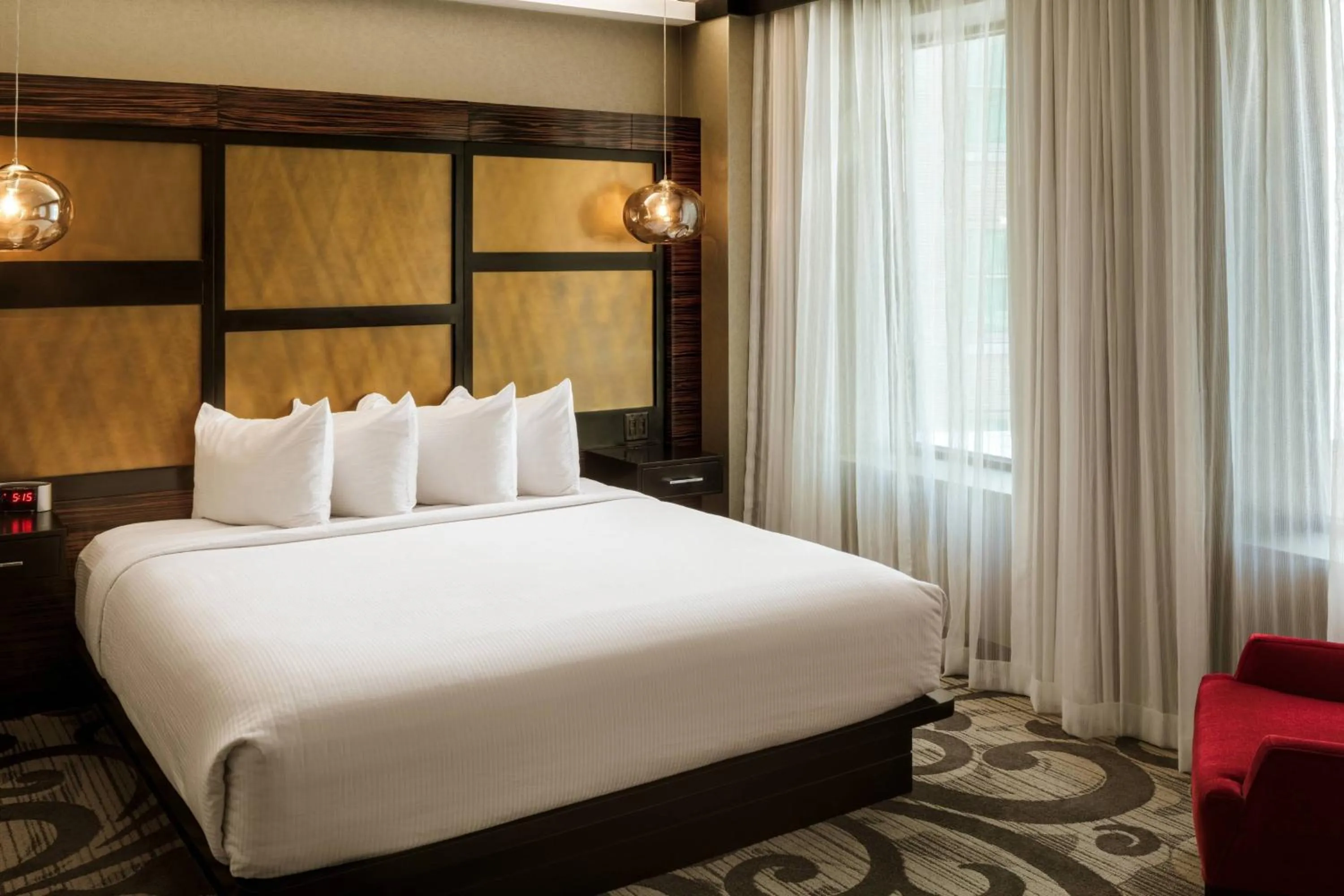 Photo of the whole room, Bed in Metropolitan at The 9, Autograph Collection