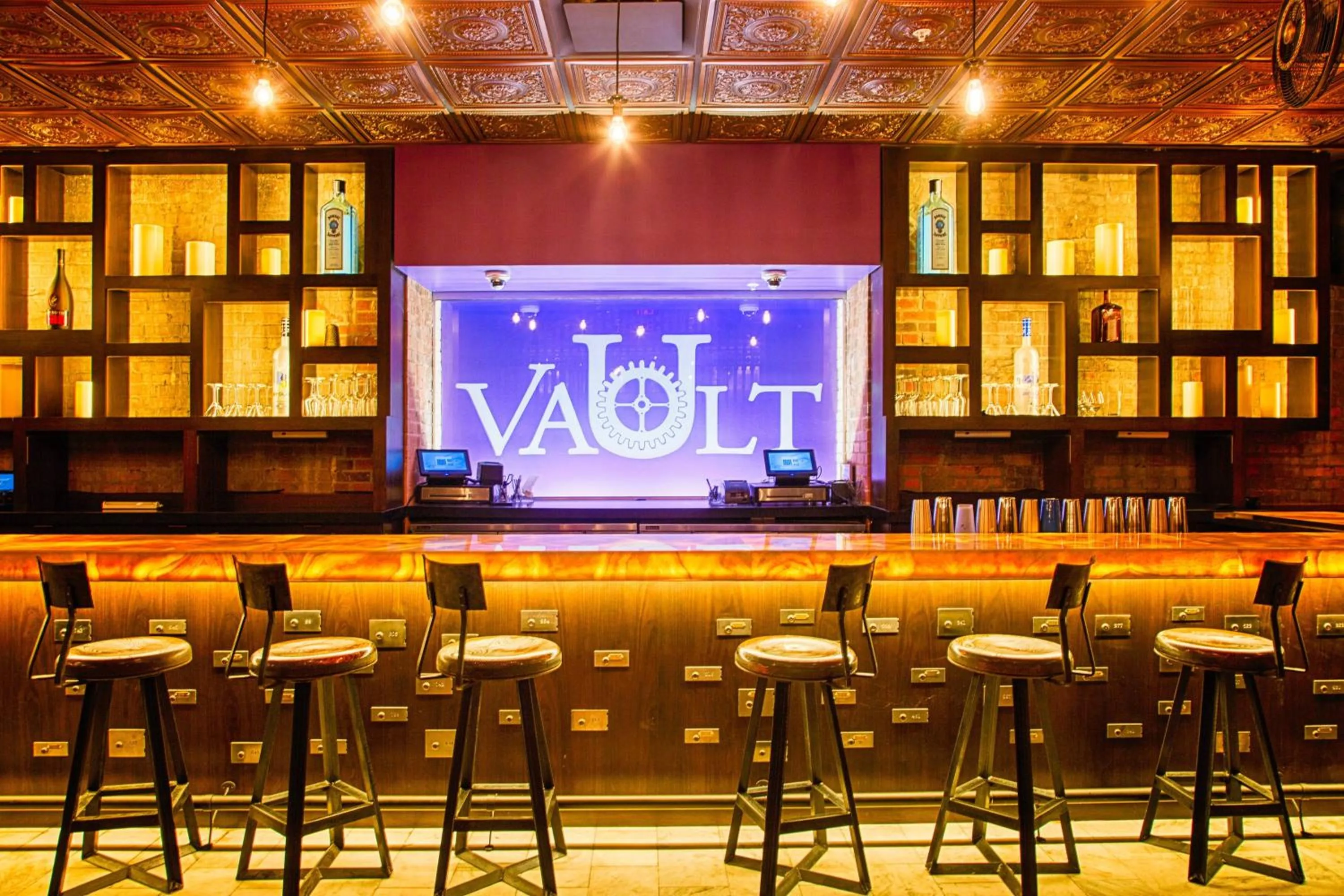 Lounge or bar in Metropolitan at The 9, Autograph Collection