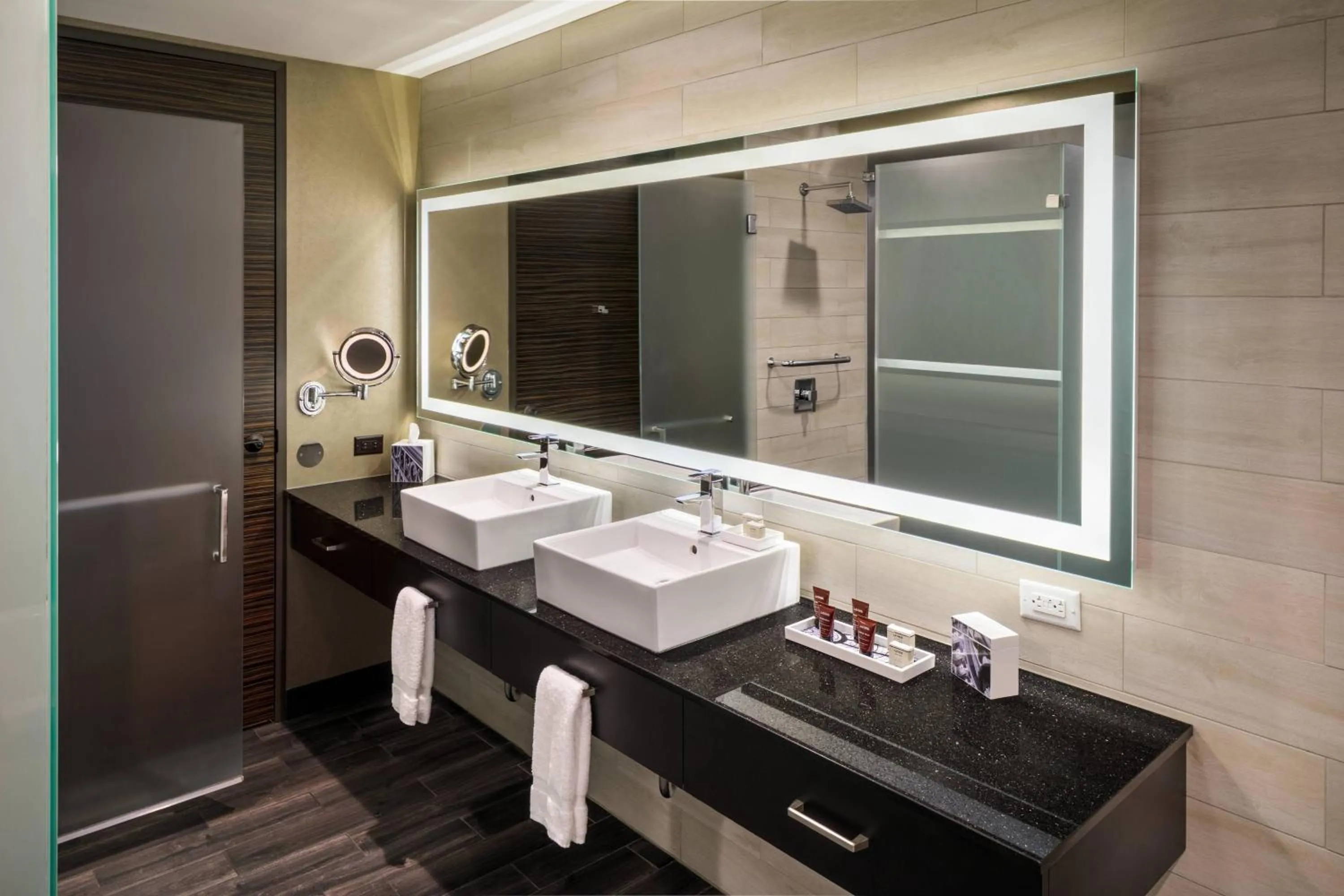 Bathroom in Metropolitan at The 9, Autograph Collection