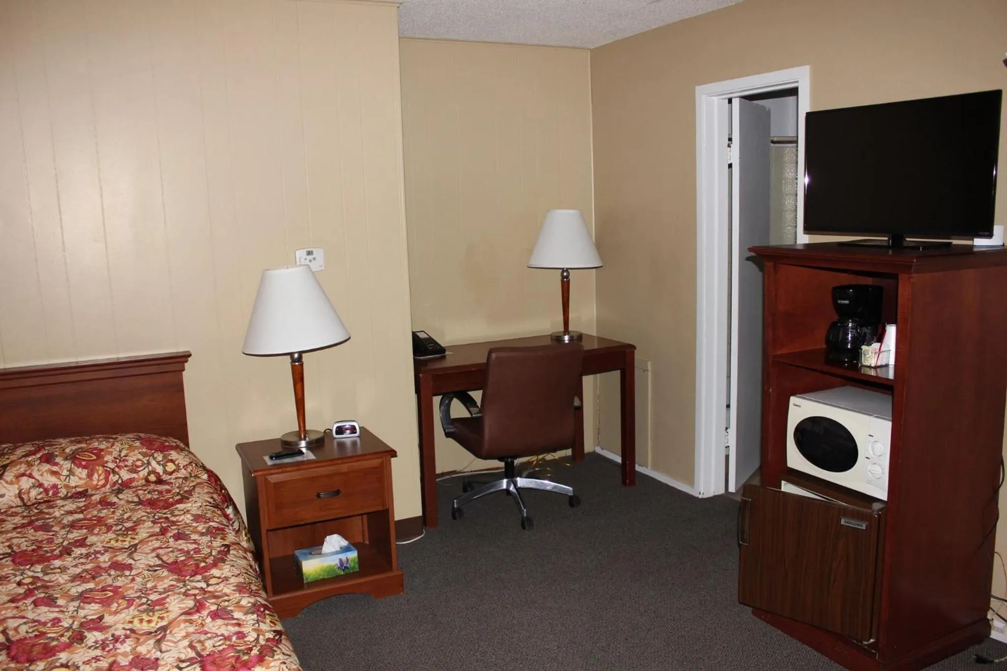 Bed in The Village Motel