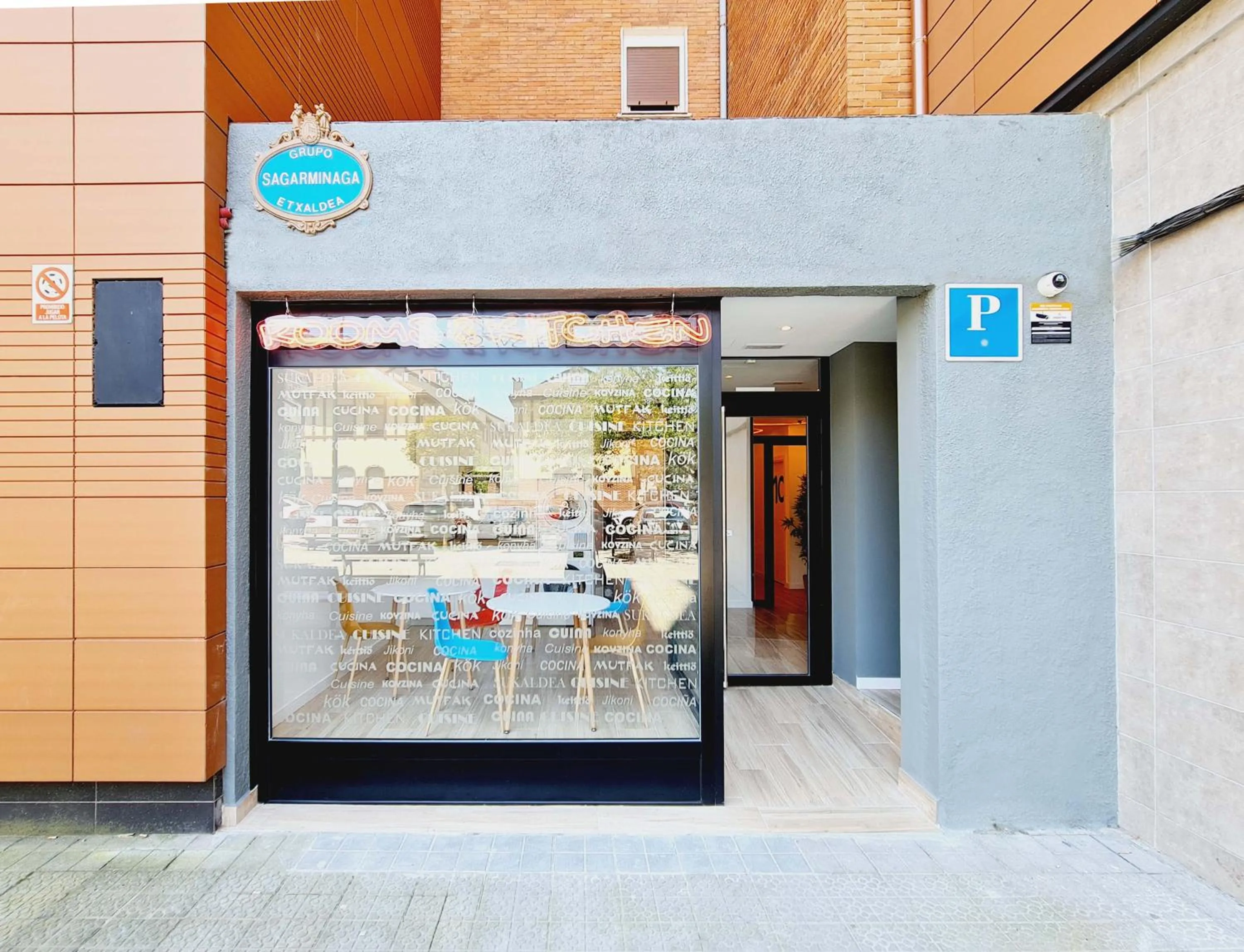 Property building in Bilbao ROOMS & KITCHEN Santutxu