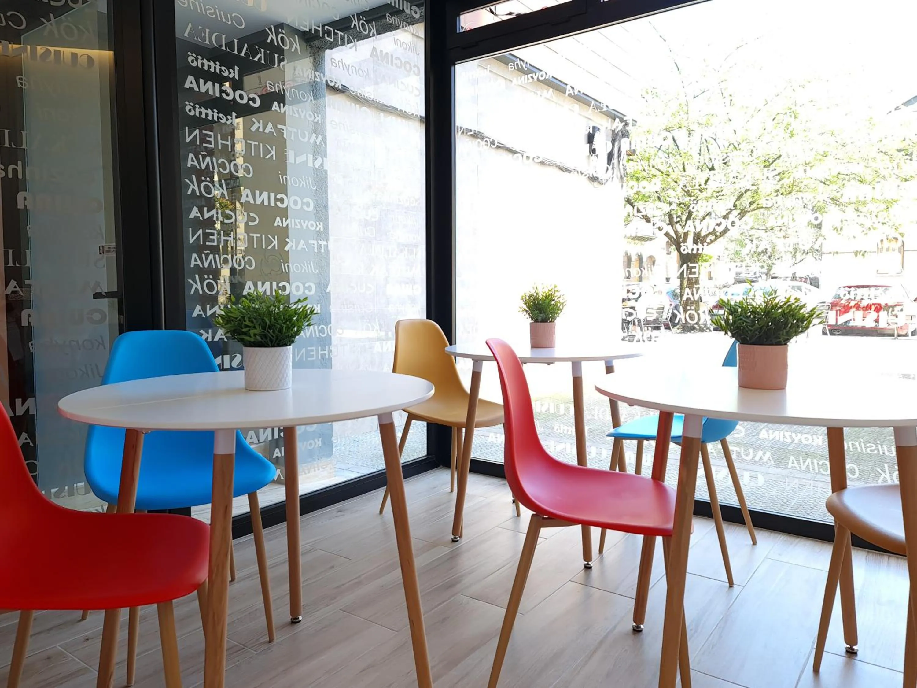 Property building in Bilbao ROOMS & KITCHEN Santutxu