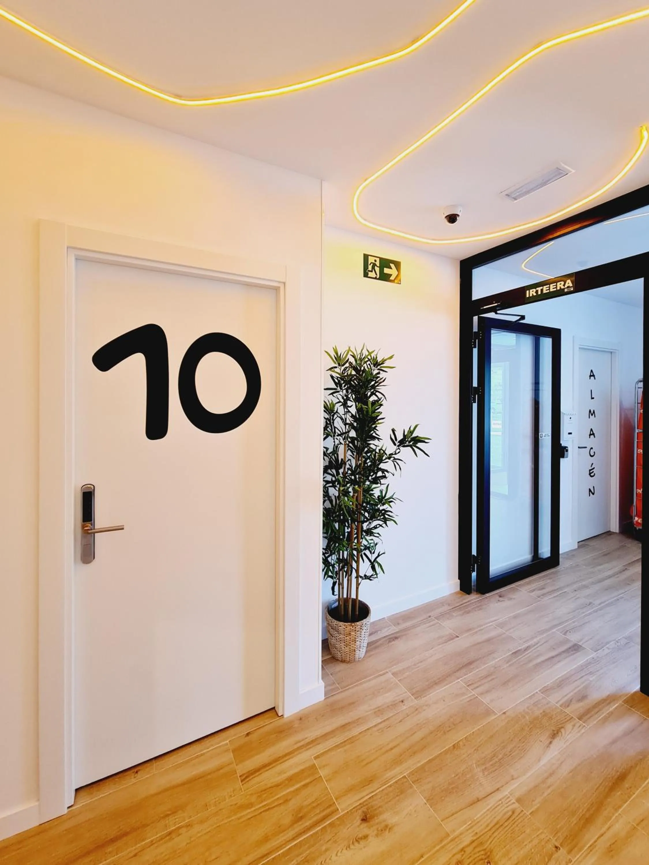 Property building in Bilbao ROOMS & KITCHEN Santutxu