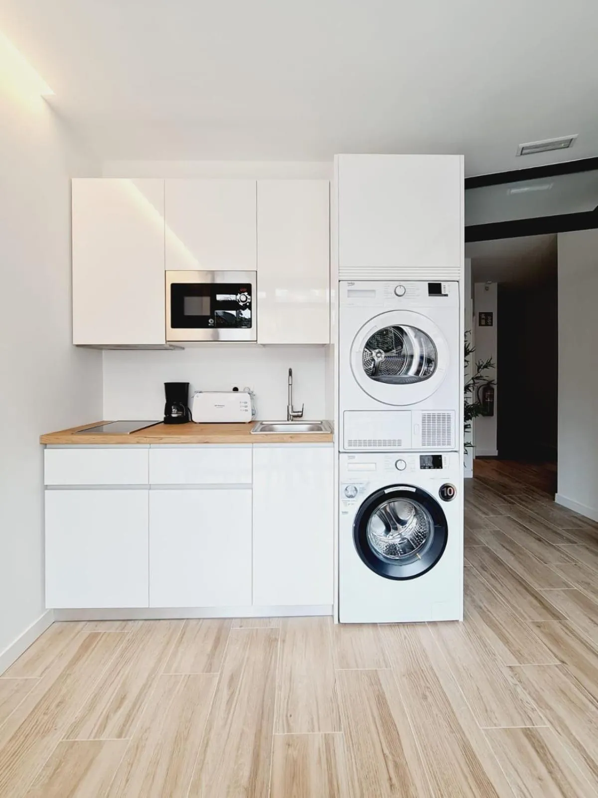 Communal kitchen in Bilbao ROOMS & KITCHEN Santutxu